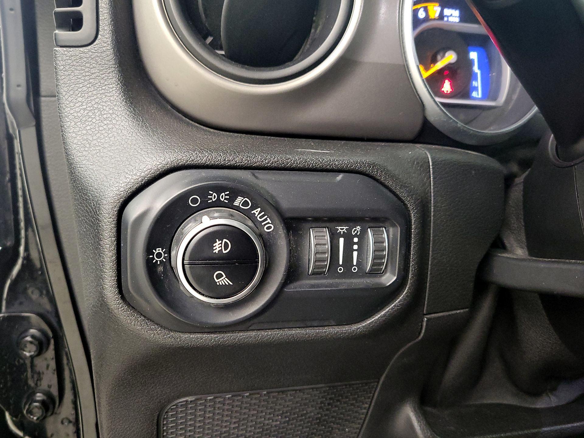 Thumbnail: 2020 Jeep Gladiator - 13