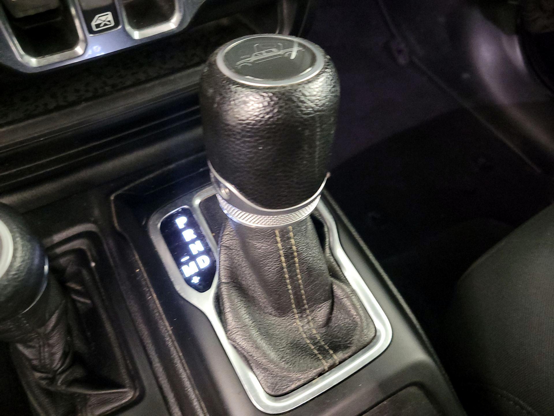 Thumbnail: 2020 Jeep Gladiator - 17