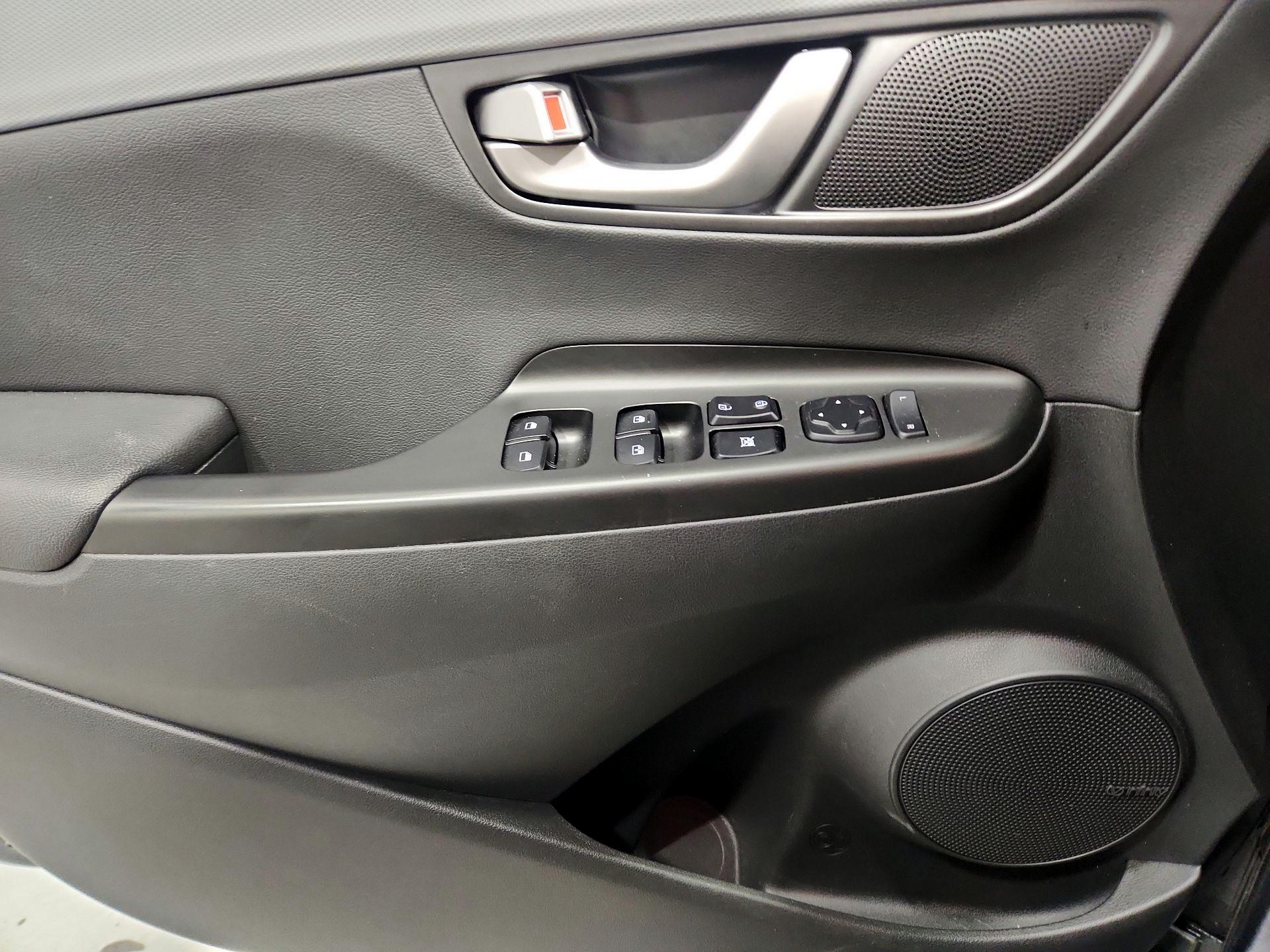 Thumbnail: 2020 Hyundai Kona - 12