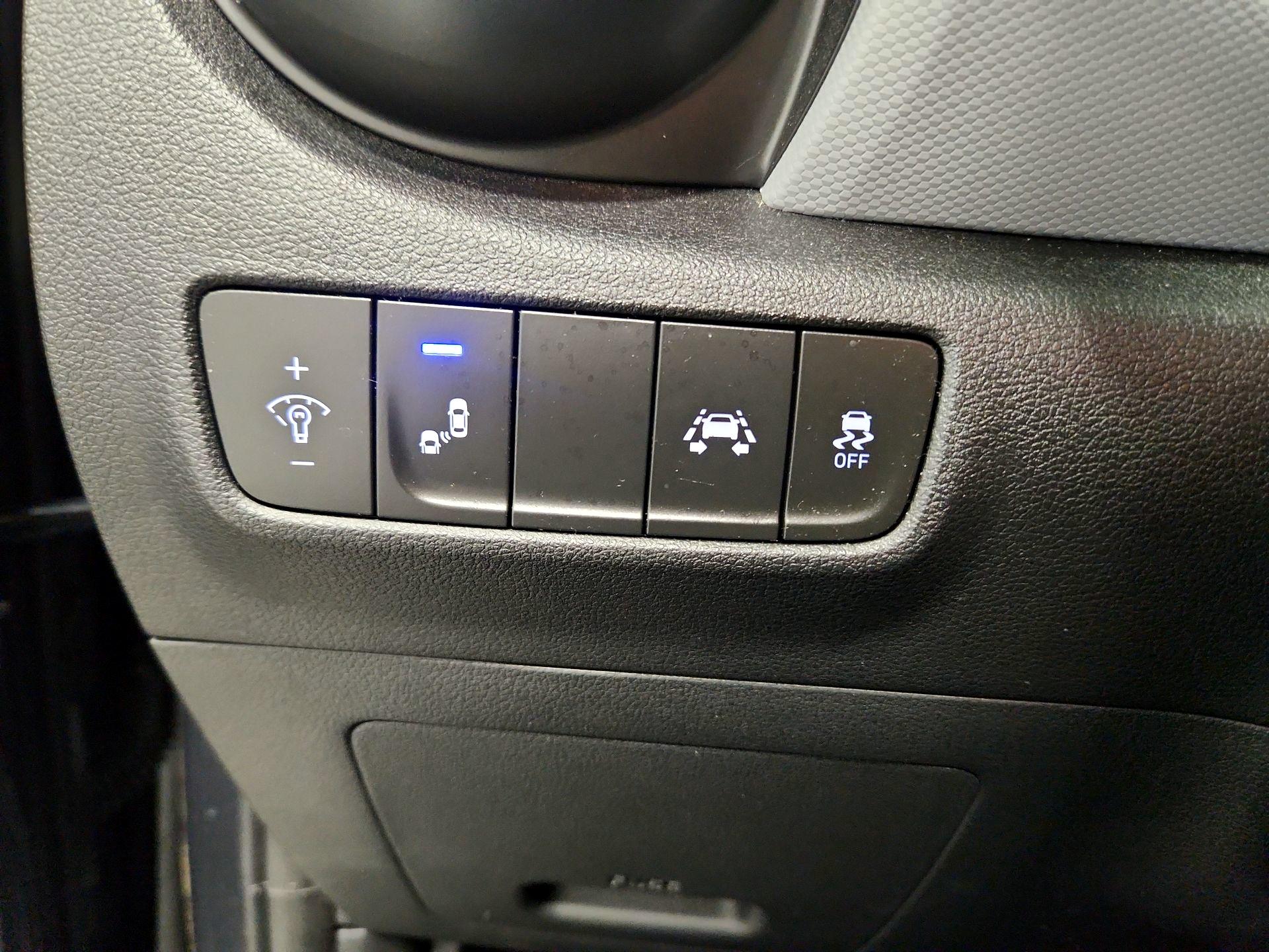 Thumbnail: 2020 Hyundai Kona - 13