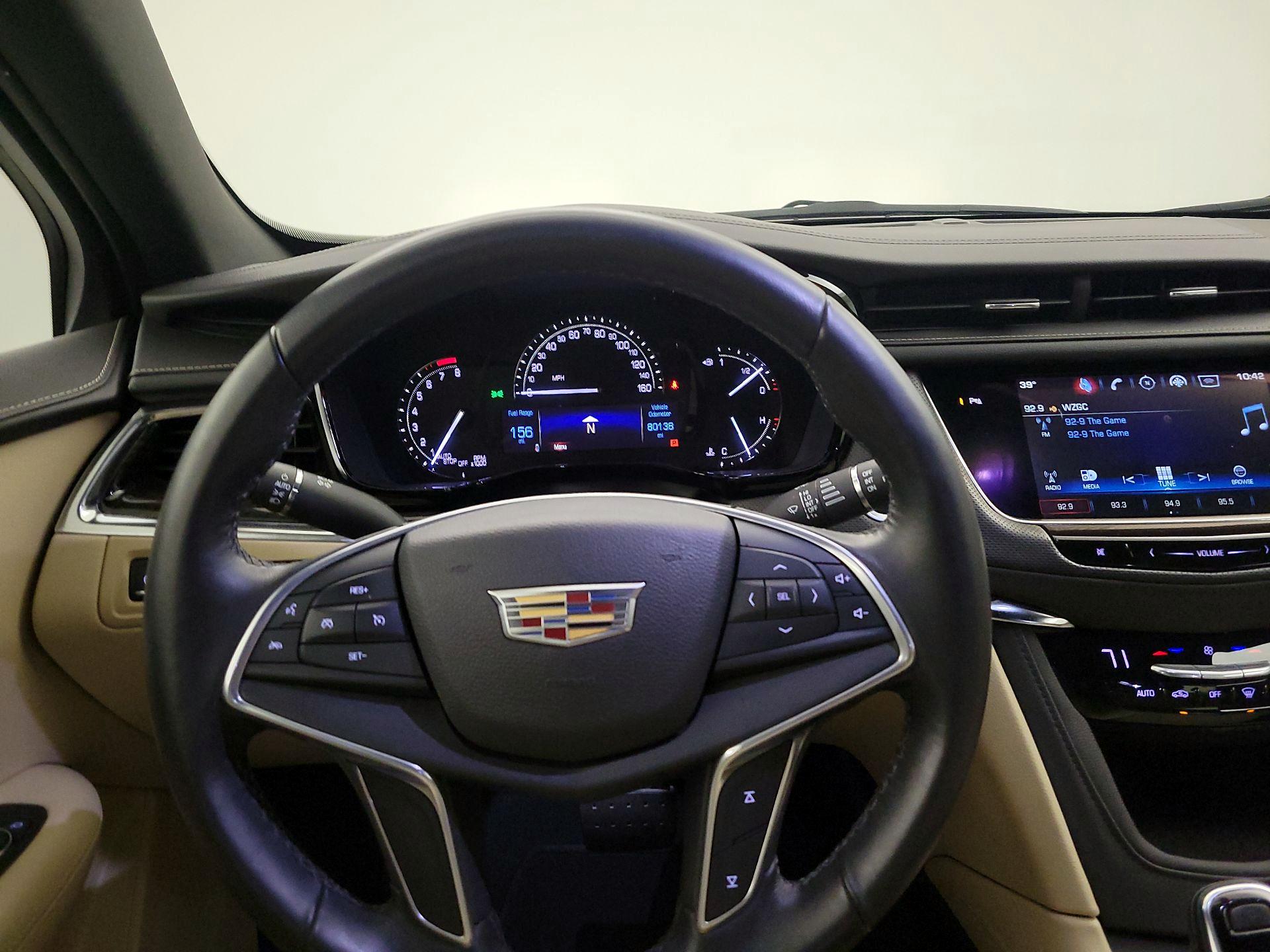 Thumbnail: 2017 Cadillac XT5 - 10