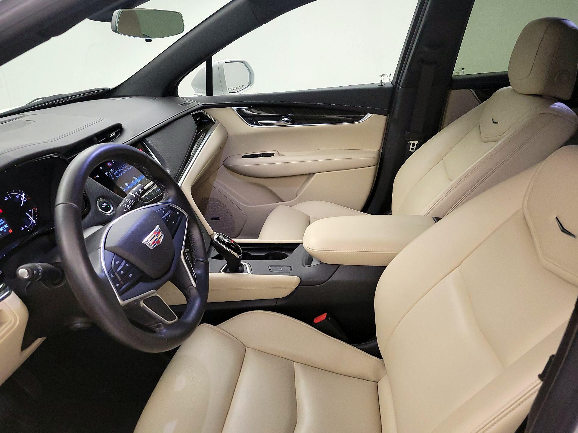 Thumbnail: 2017 Cadillac XT5 - 11