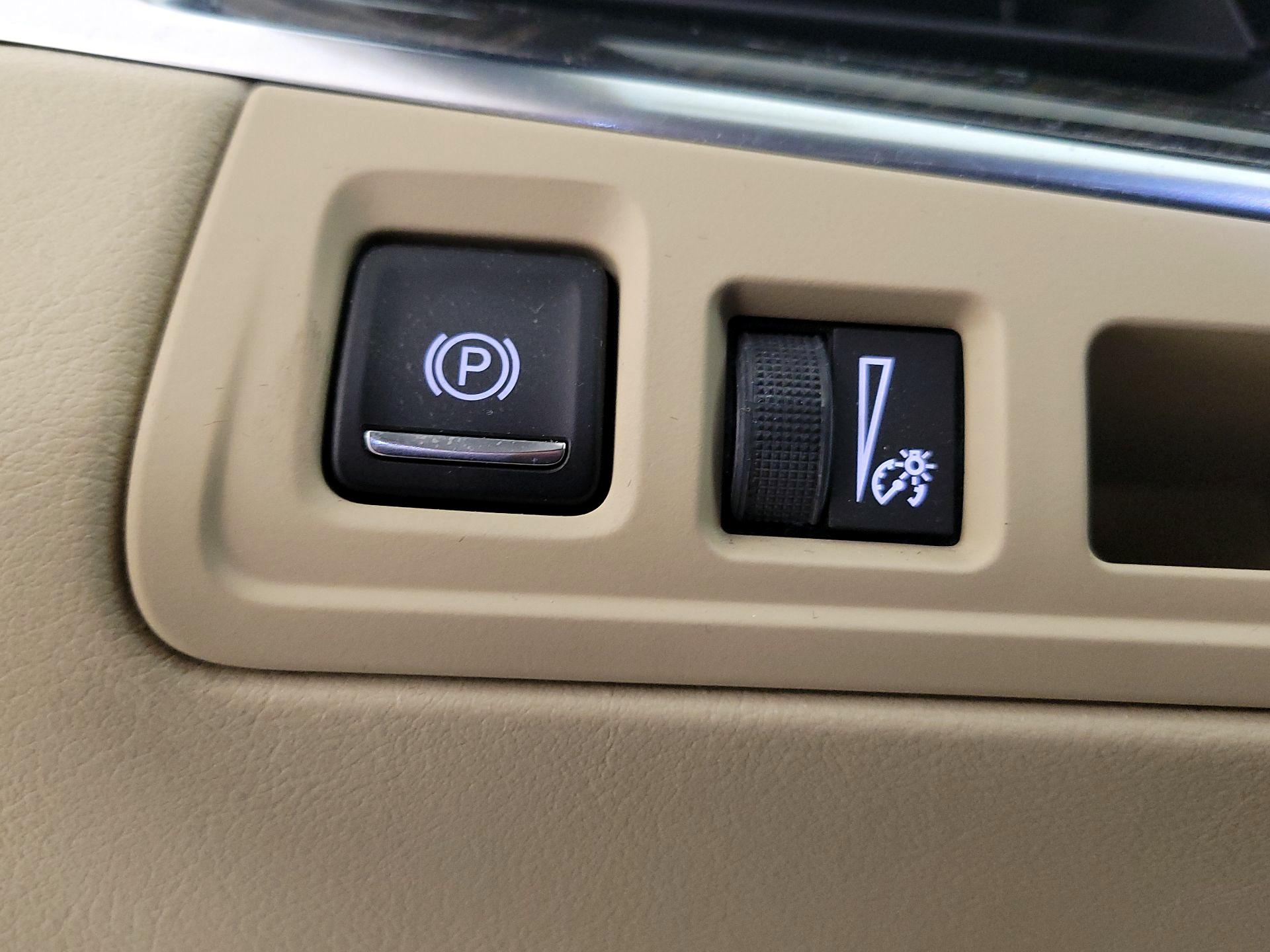 Thumbnail: 2017 Cadillac XT5 - 13