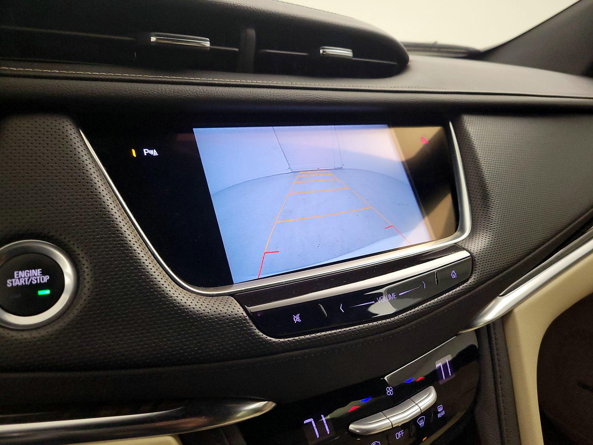 Thumbnail: 2017 Cadillac XT5 - 14