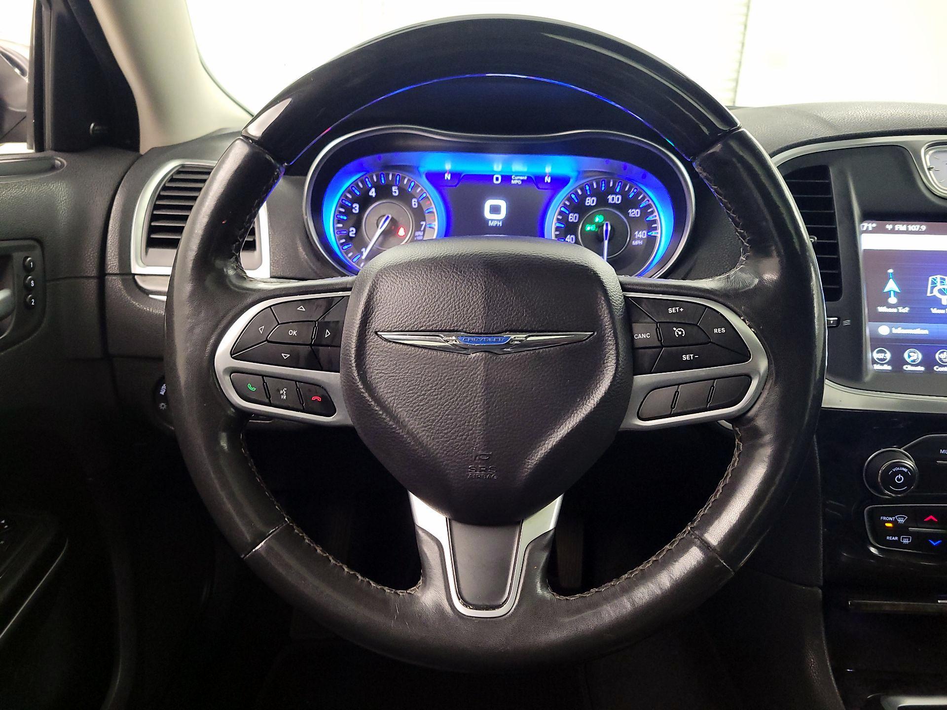 Thumbnail: 2020 Chrysler 300 - 10