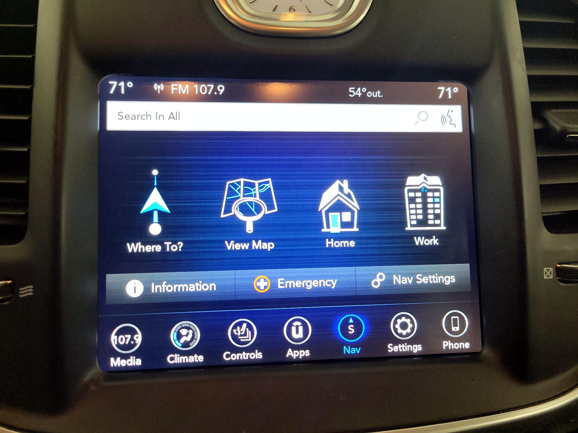 Thumbnail: 2020 Chrysler 300 - 14