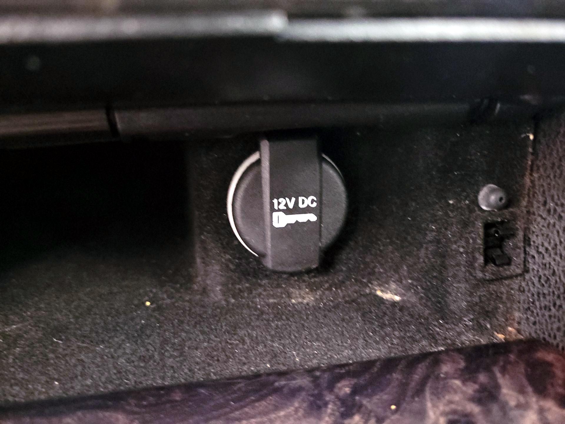 Thumbnail: 2020 Chrysler 300 - 19