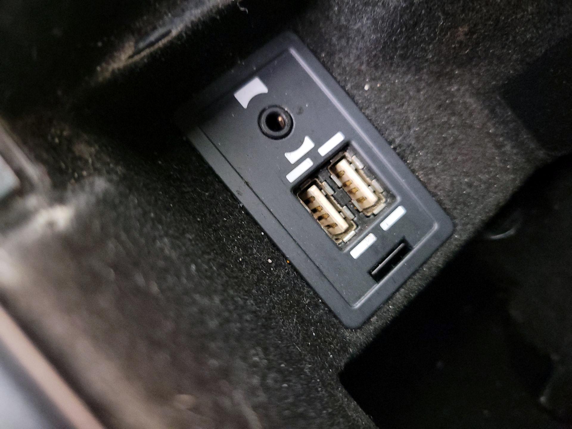 Thumbnail: 2016 Lexus IS - 18