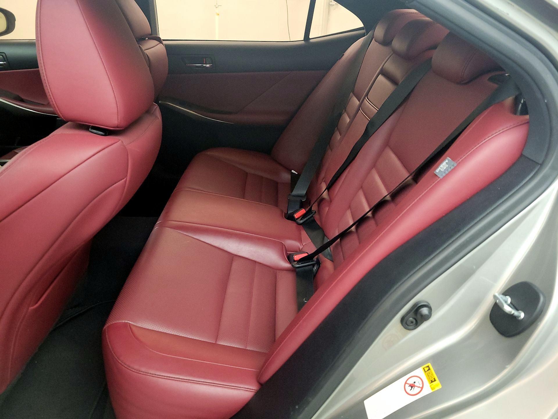 Thumbnail: 2016 Lexus IS - 20