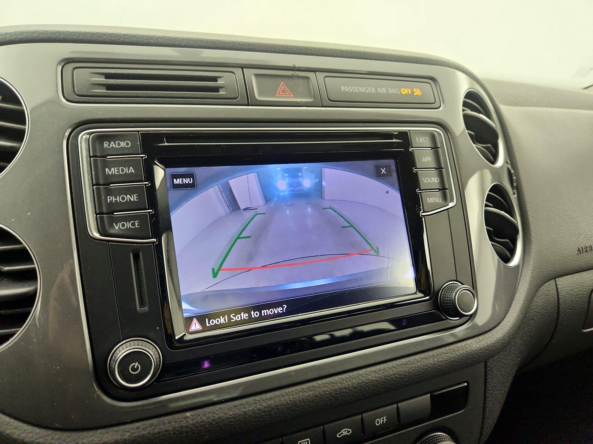 Thumbnail: 2017 Volkswagen Tiguan - 14