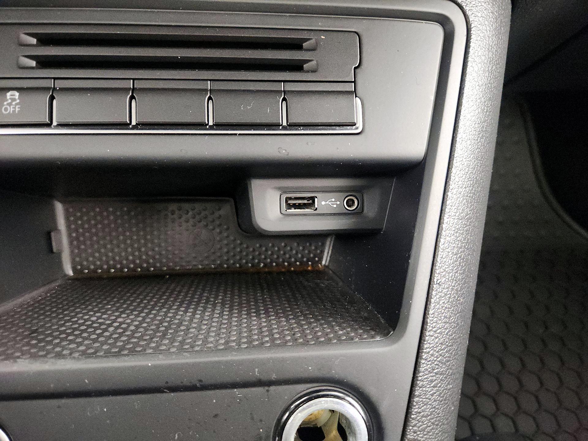 Thumbnail: 2017 Volkswagen Tiguan - 18