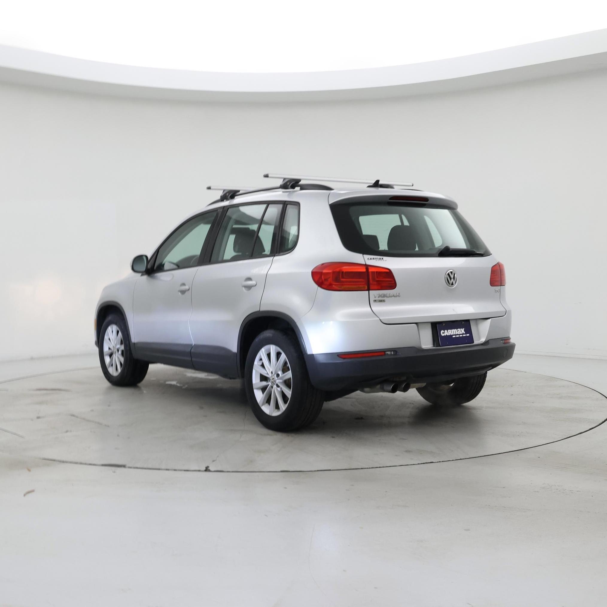 Thumbnail: 2017 Volkswagen Tiguan - 2