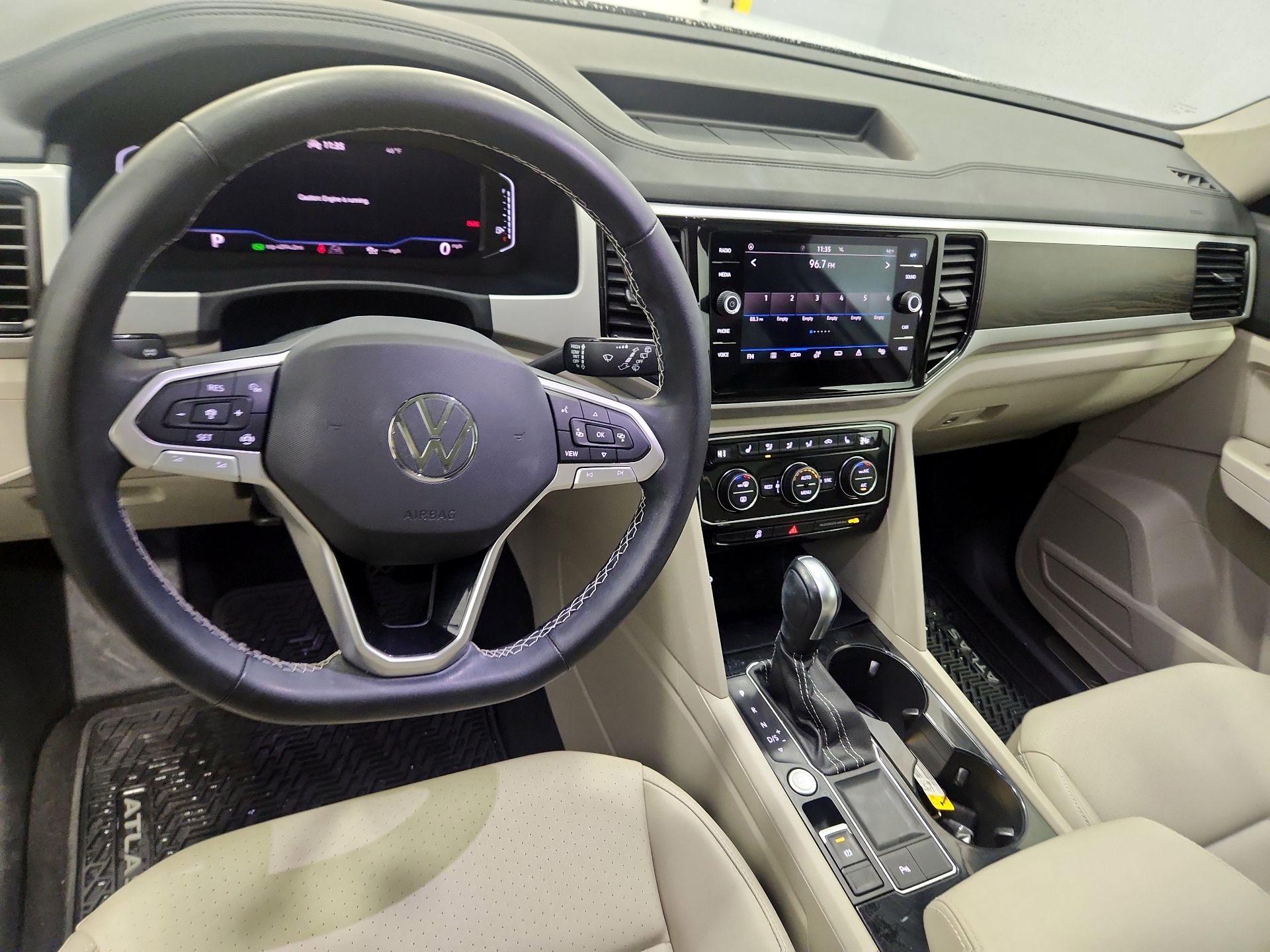 Thumbnail: 2023 Volkswagen Atlas - 9