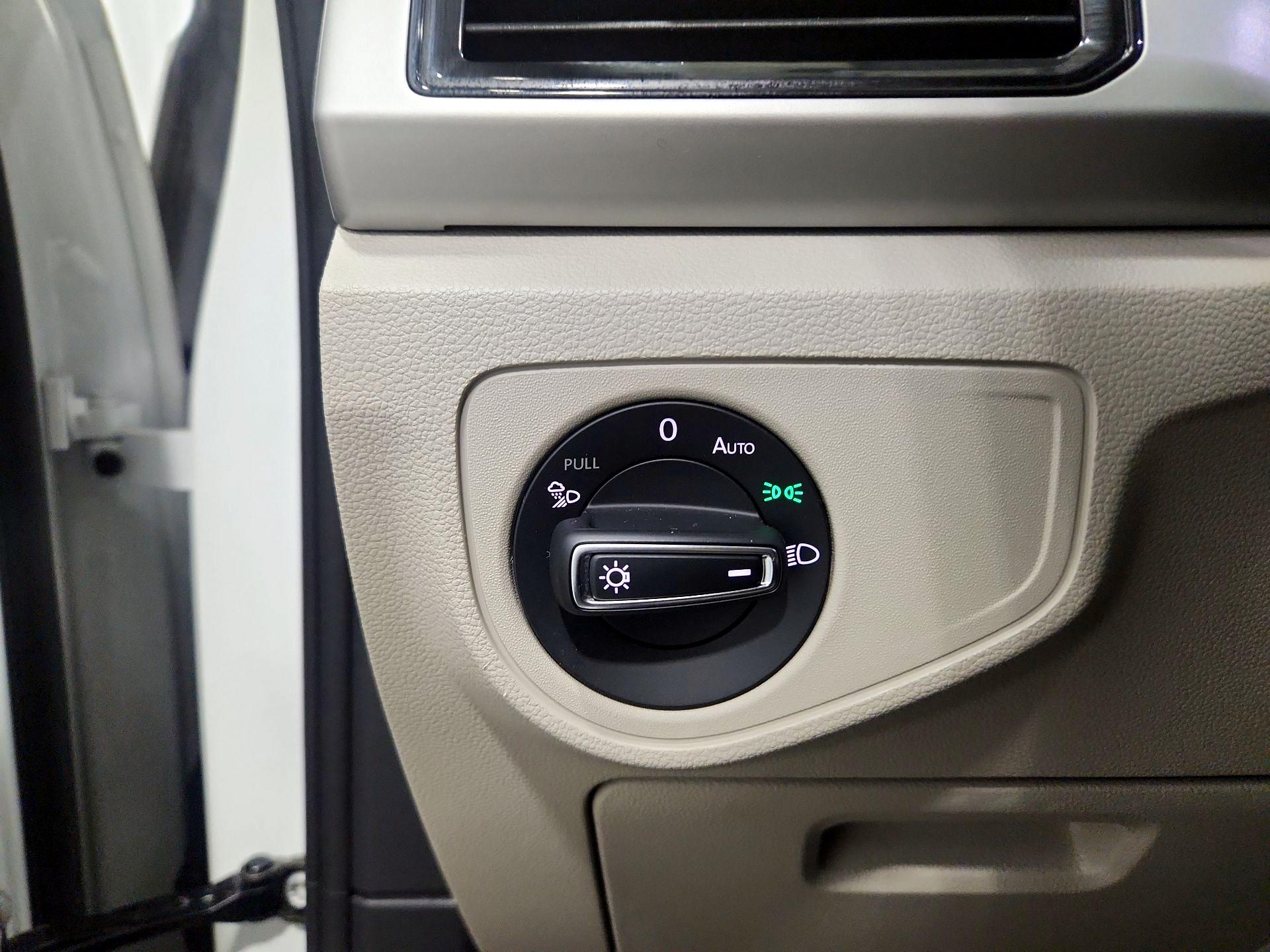 Thumbnail: 2023 Volkswagen Atlas - 13