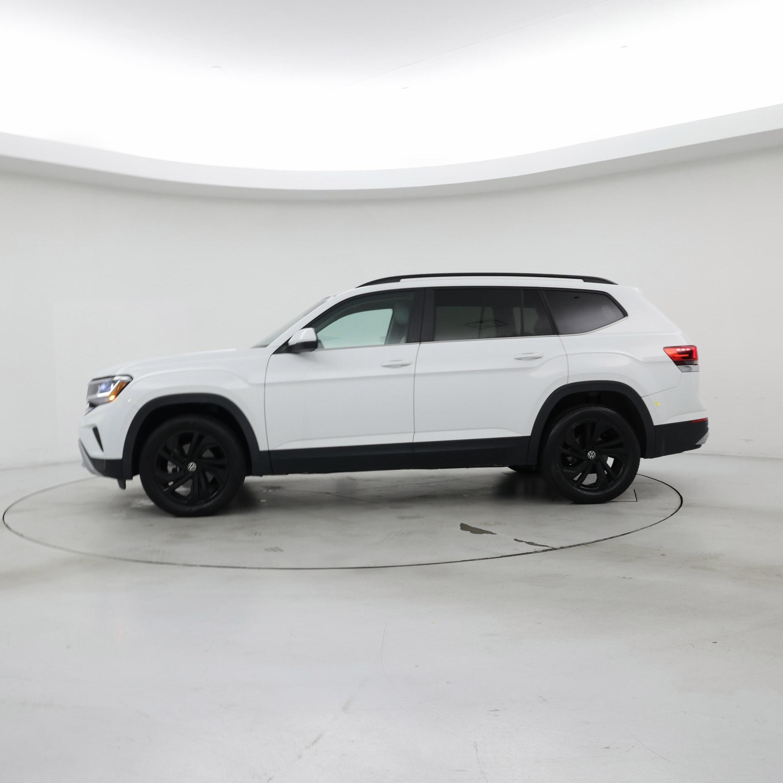 Thumbnail: 2023 Volkswagen Atlas - 3