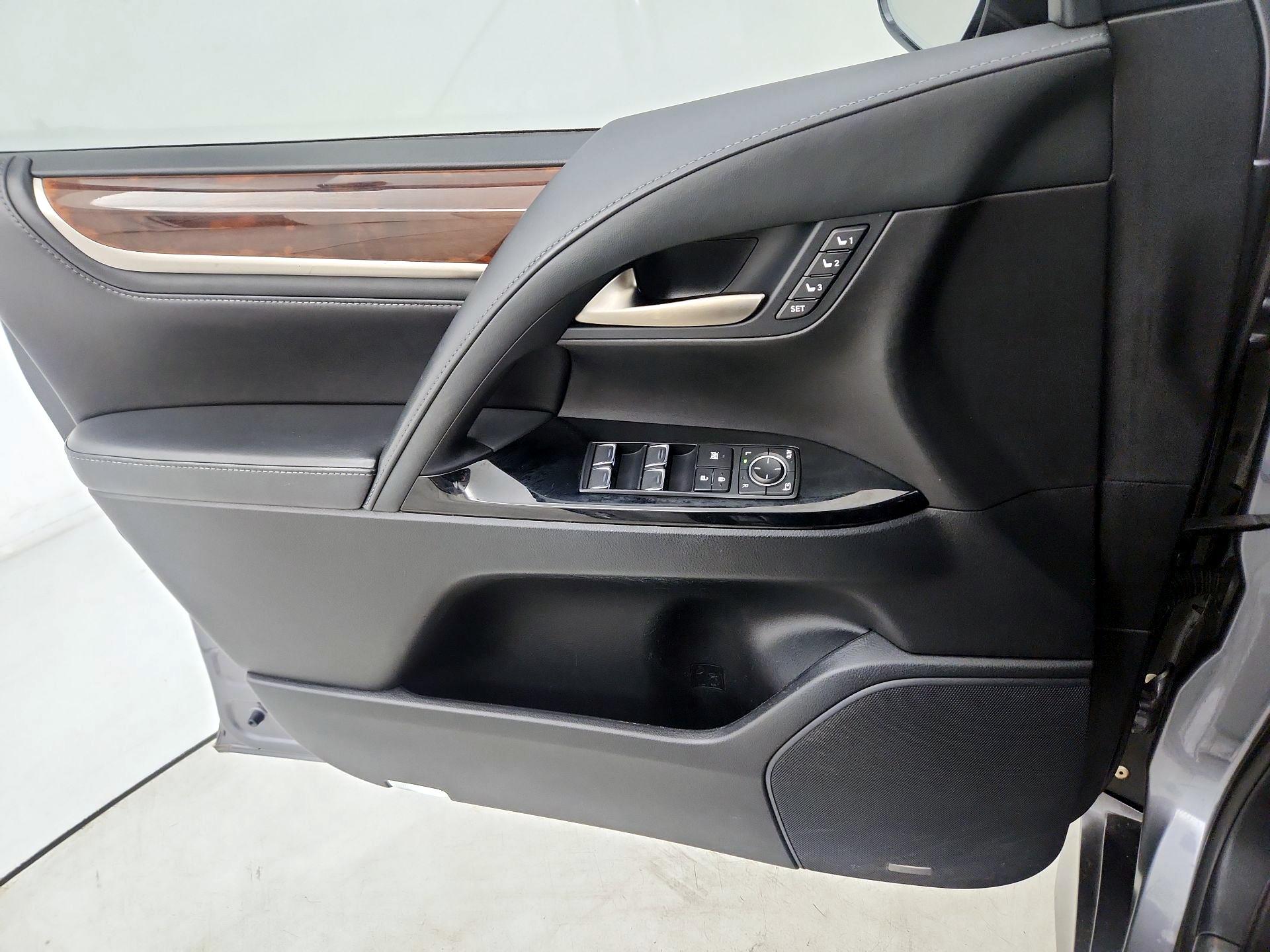 Thumbnail: 2017 Lexus LX - 12