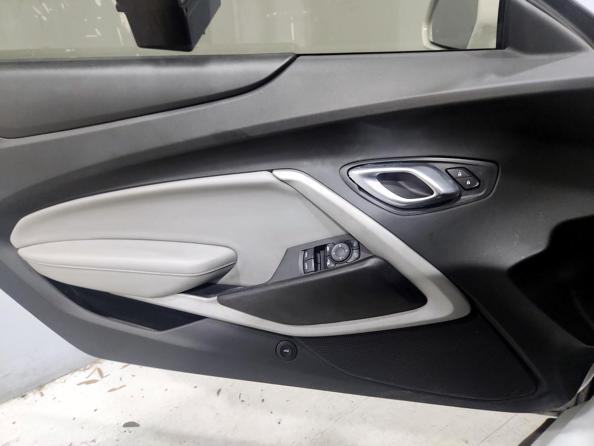 Thumbnail: 2019 Chevrolet Camaro - 12