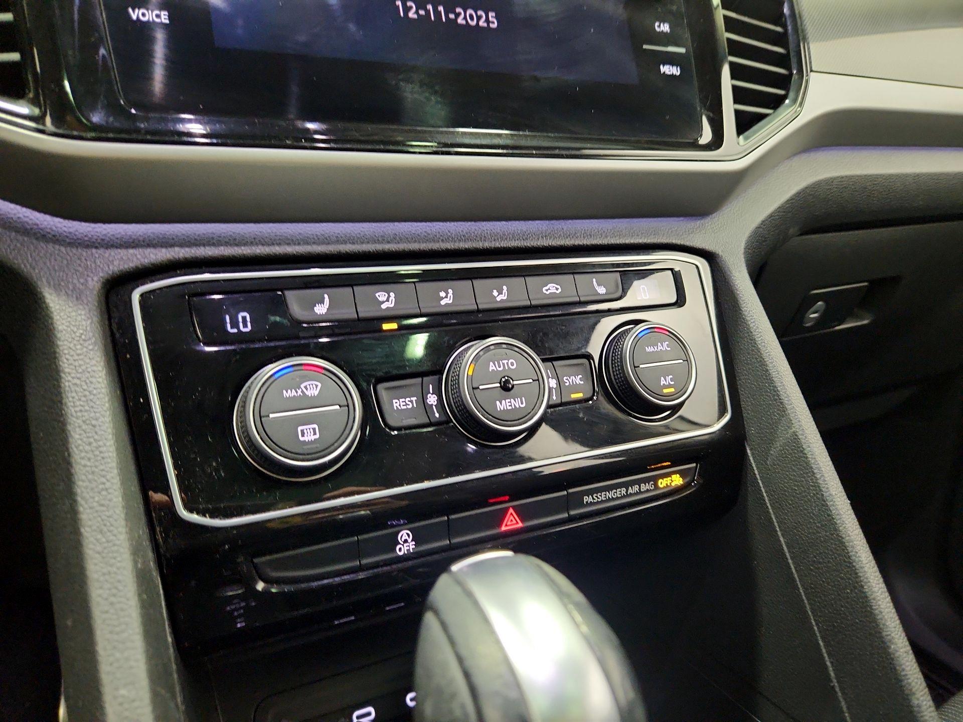 Thumbnail: 2022 Volkswagen Atlas - 16