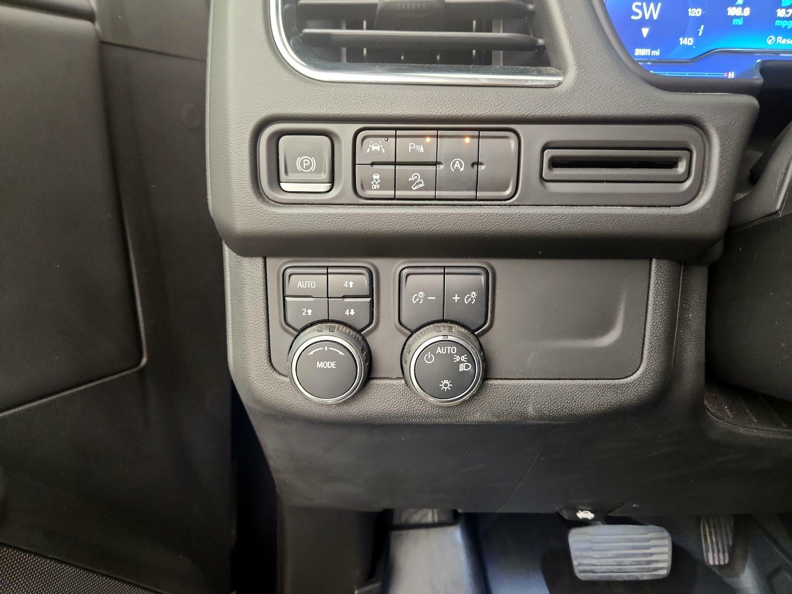2023 Chevrolet Tahoe Premier - Photo 12