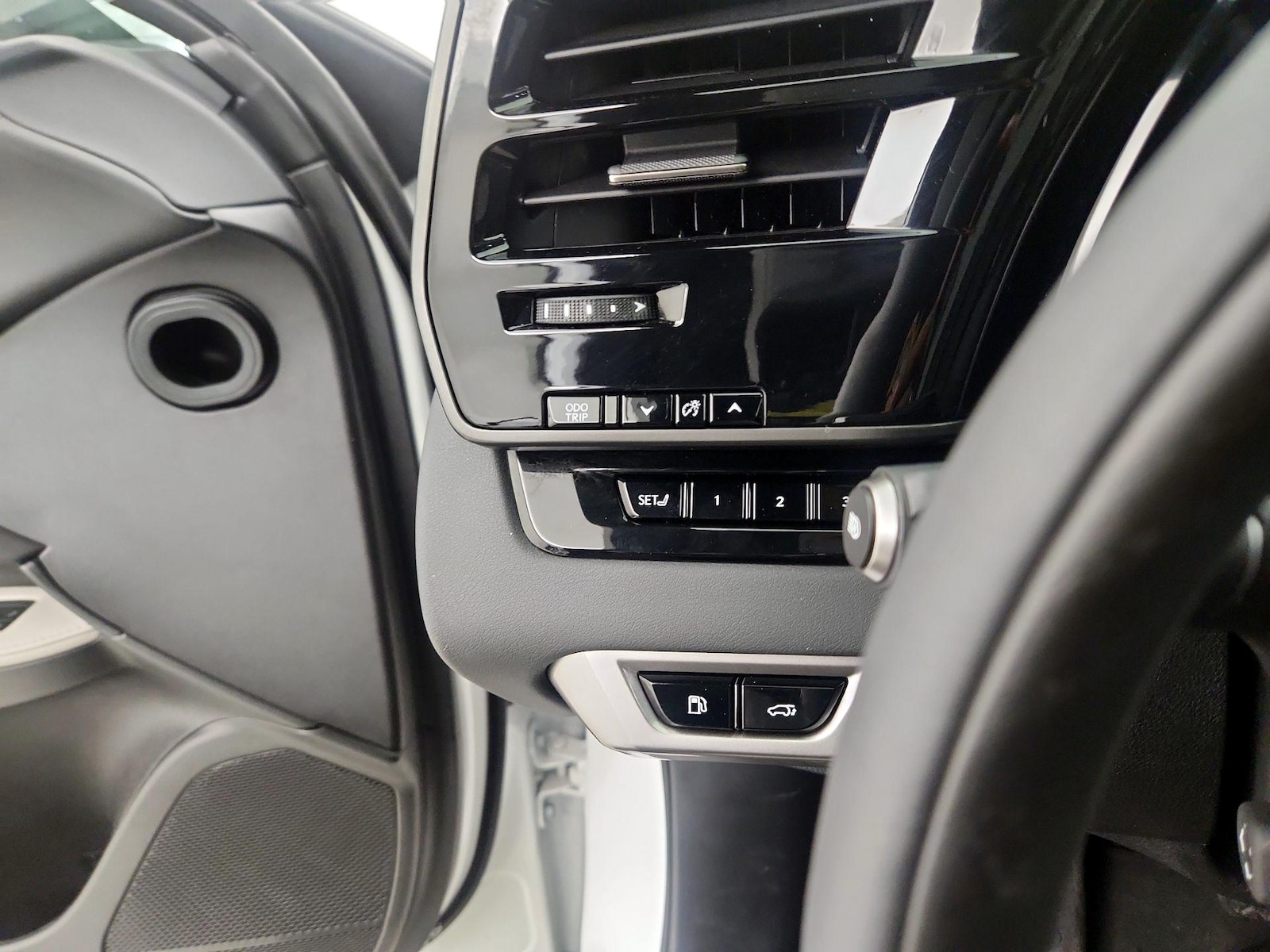 2025 Lexus RX Hybrid 350h - Photo 14