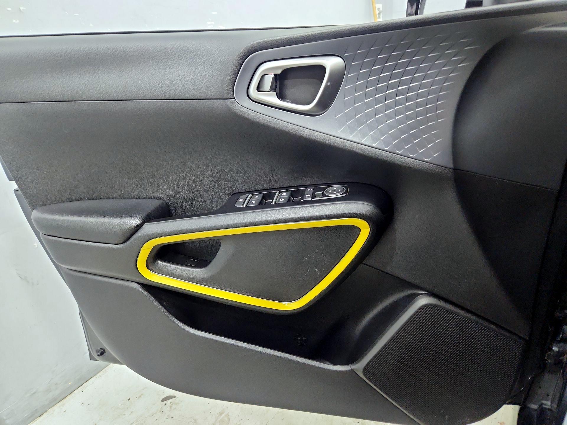 Thumbnail: 2020 Kia Soul - 12