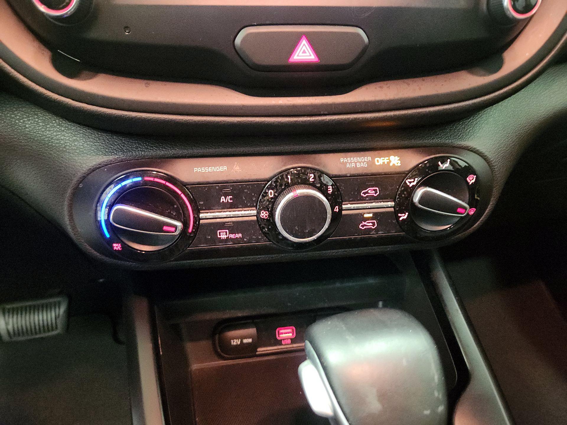 Thumbnail: 2020 Kia Soul - 16