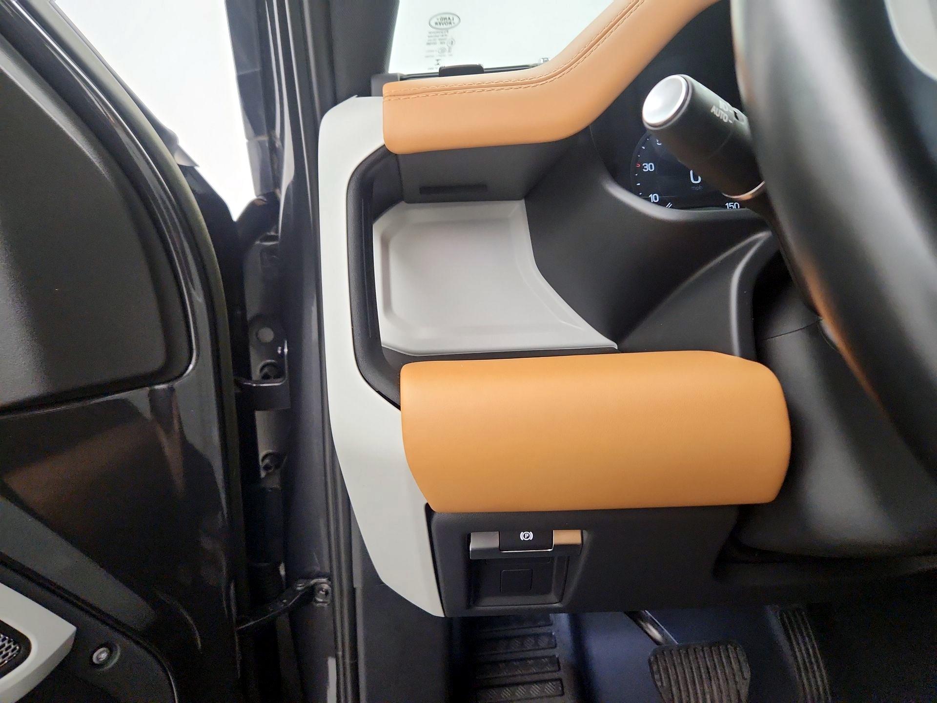 Thumbnail: 2023 Land Rover Defender - 13