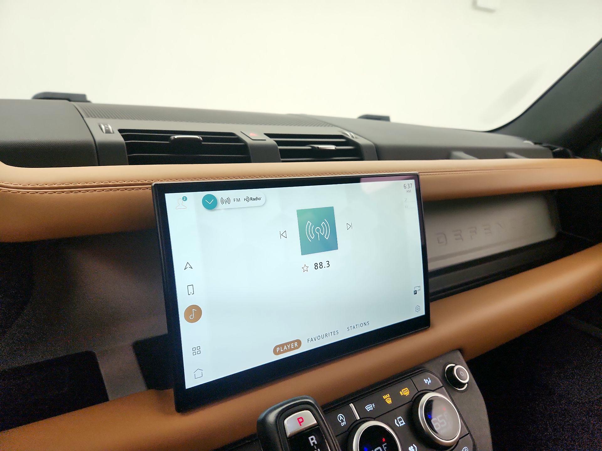 Thumbnail: 2023 Land Rover Defender - 16