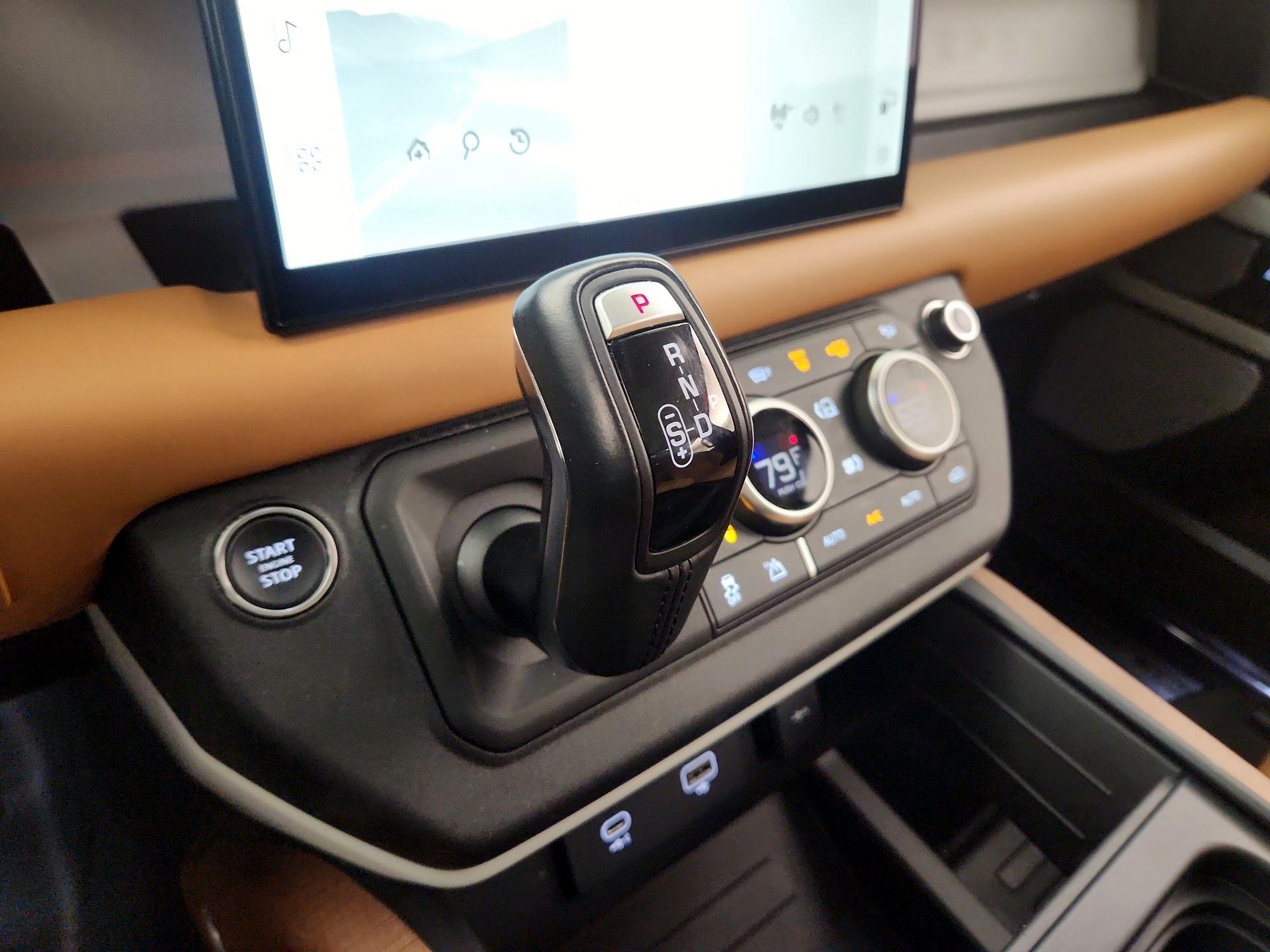 Thumbnail: 2023 Land Rover Defender - 18