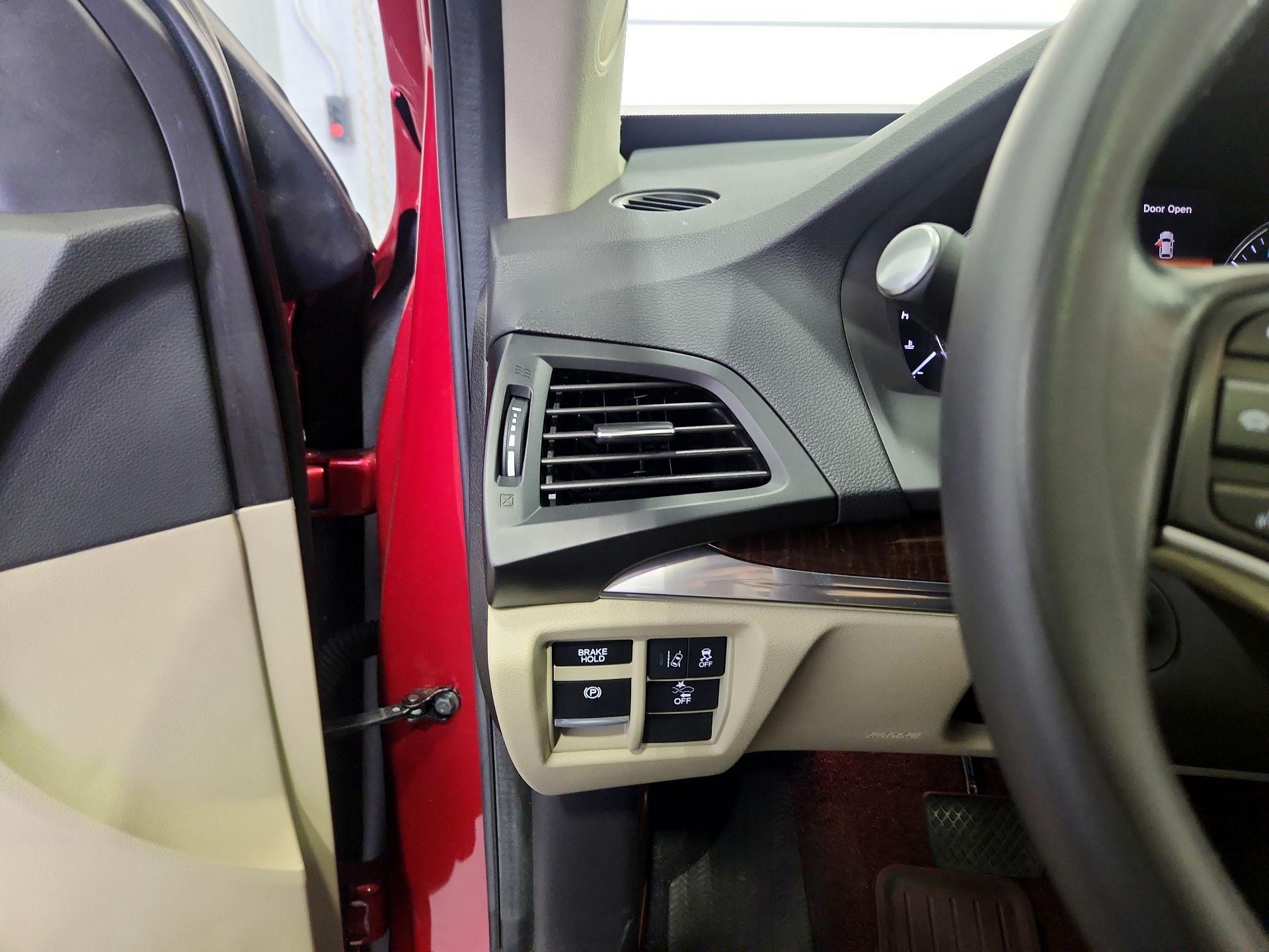 Thumbnail: 2020 Acura MDX - 13