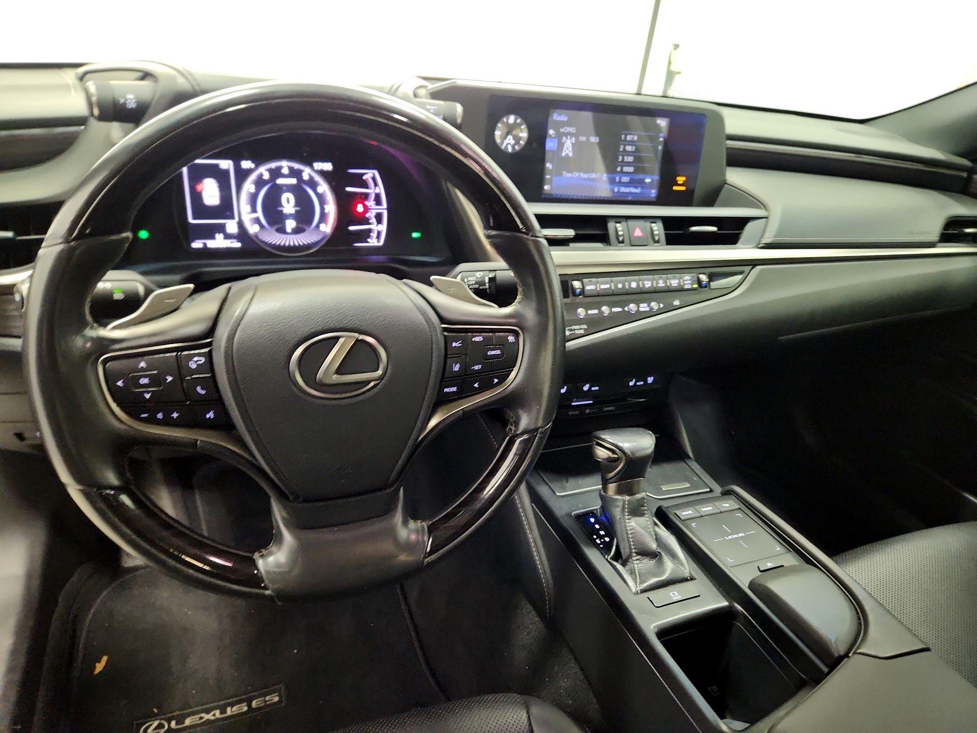 Thumbnail: 2019 Lexus ES - 9