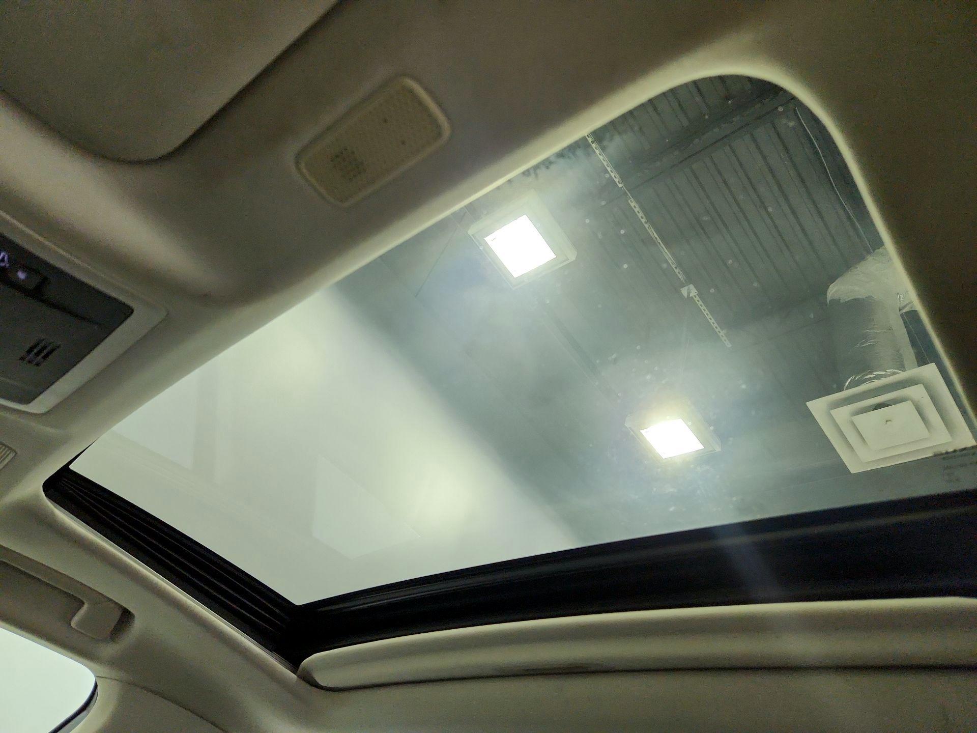 Thumbnail: 2019 Lexus ES - 17