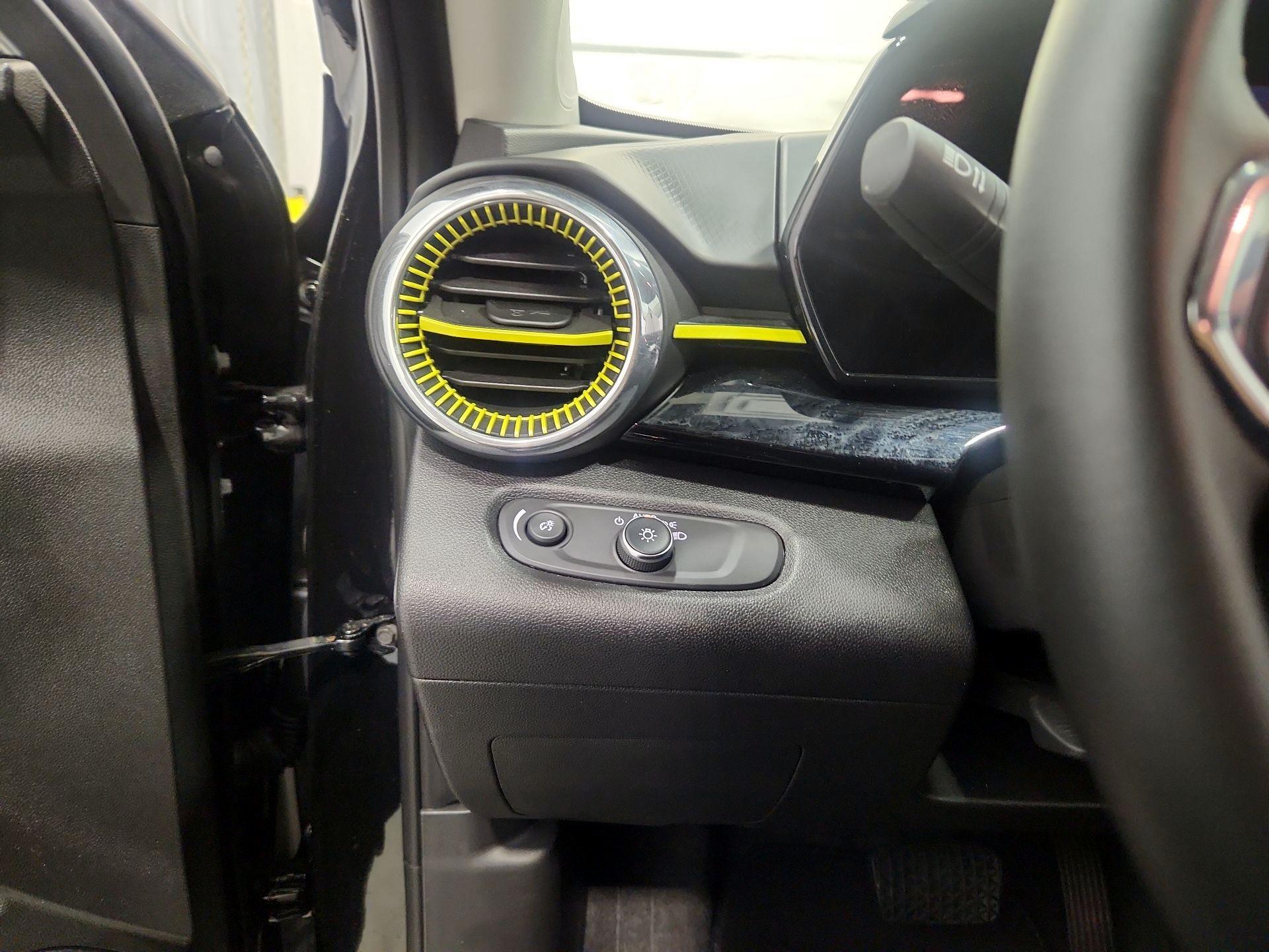 Thumbnail: 2025 Chevrolet Trax - 13