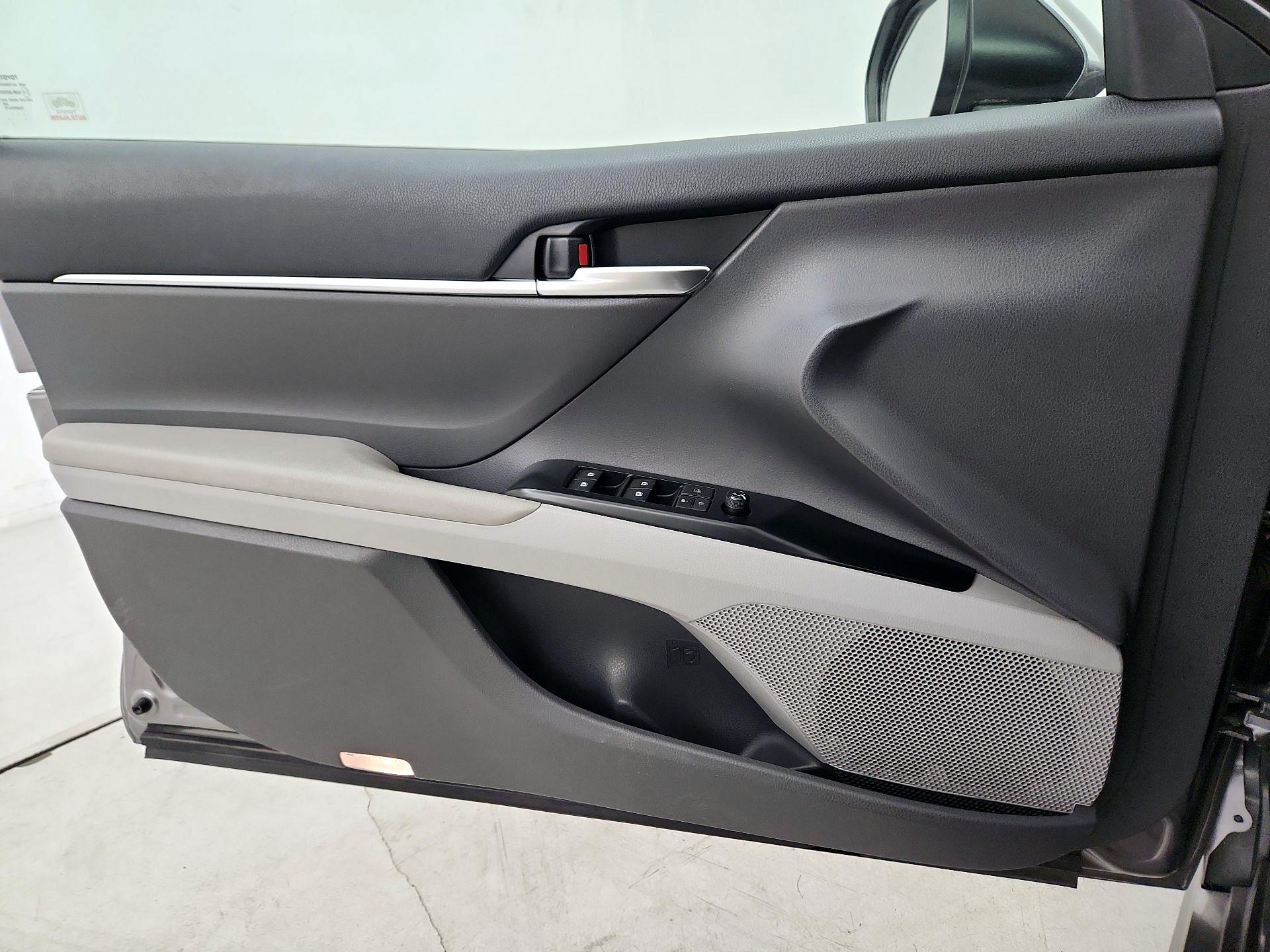 Thumbnail: 2018 Toyota Camry - 10