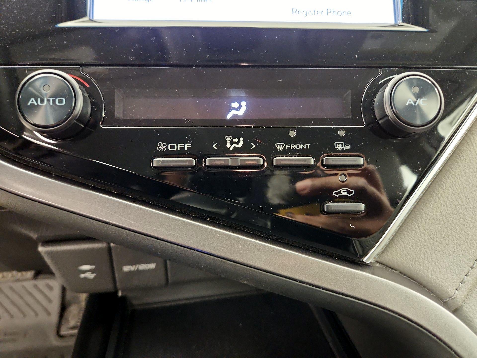 Thumbnail: 2018 Toyota Camry - 14