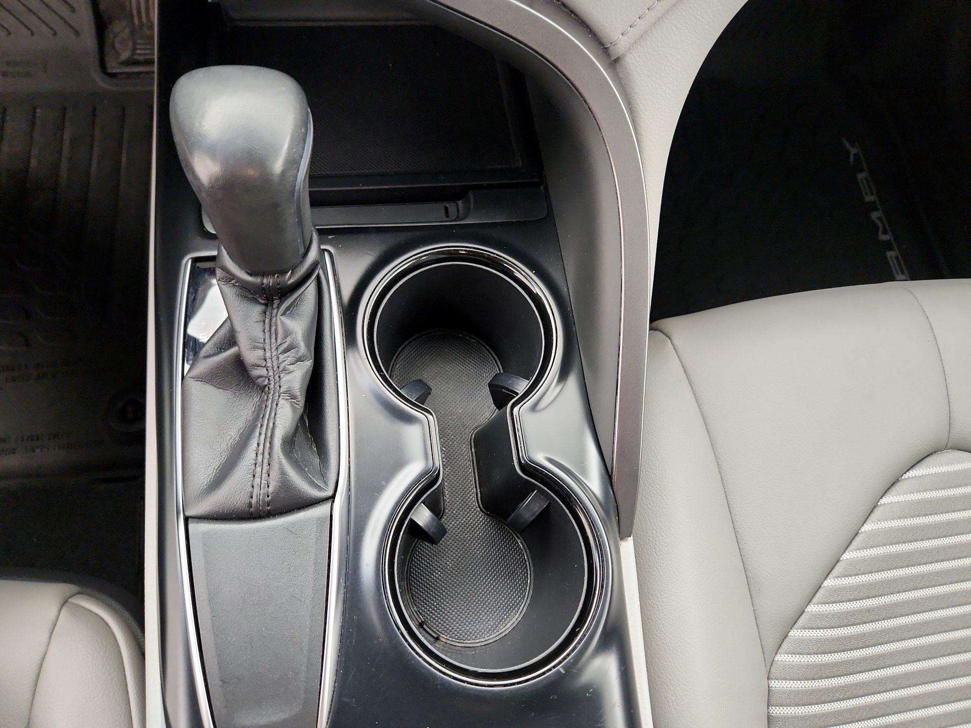 Thumbnail: 2018 Toyota Camry - 15