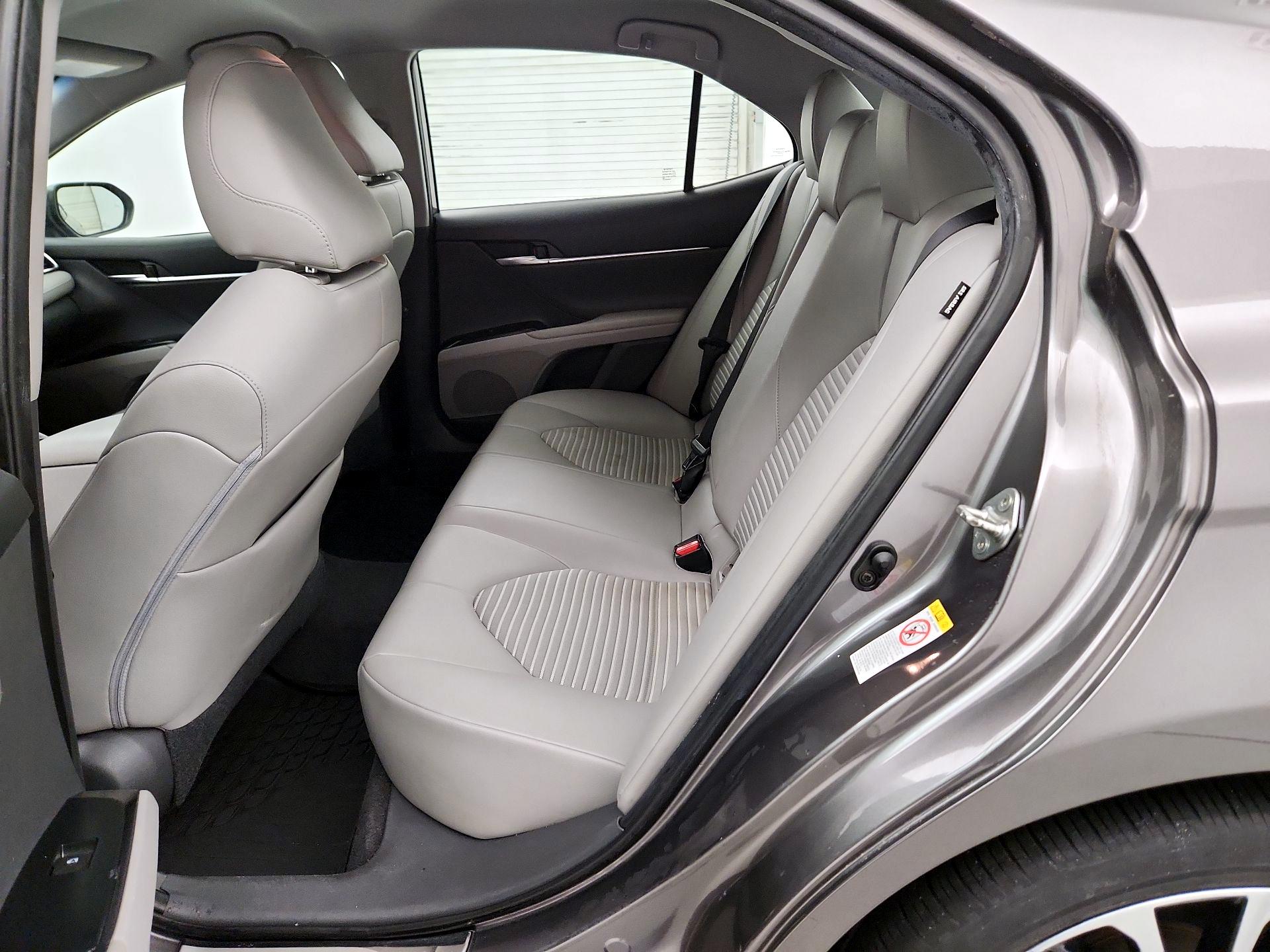 Thumbnail: 2018 Toyota Camry - 17