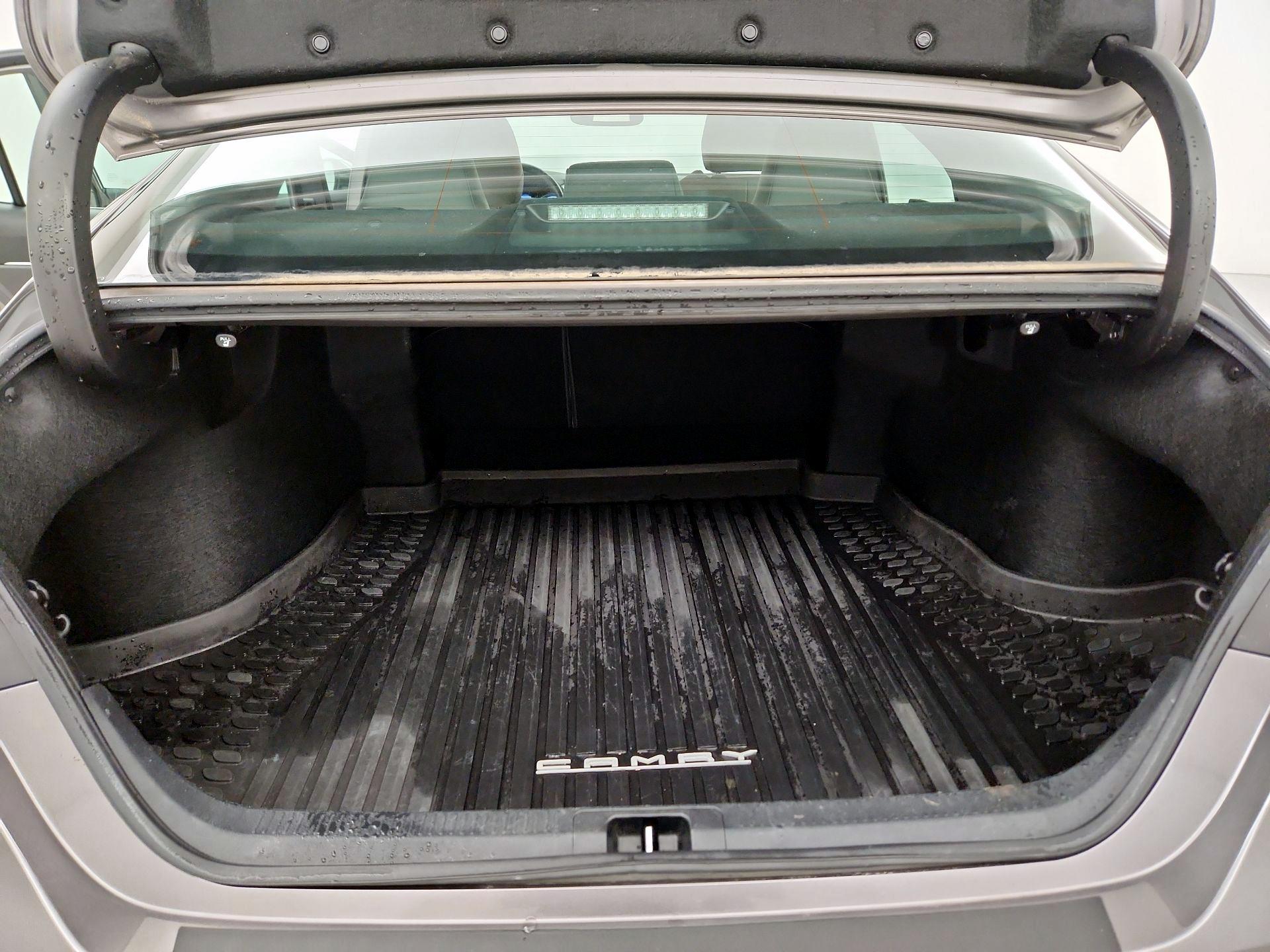 Thumbnail: 2018 Toyota Camry - 18