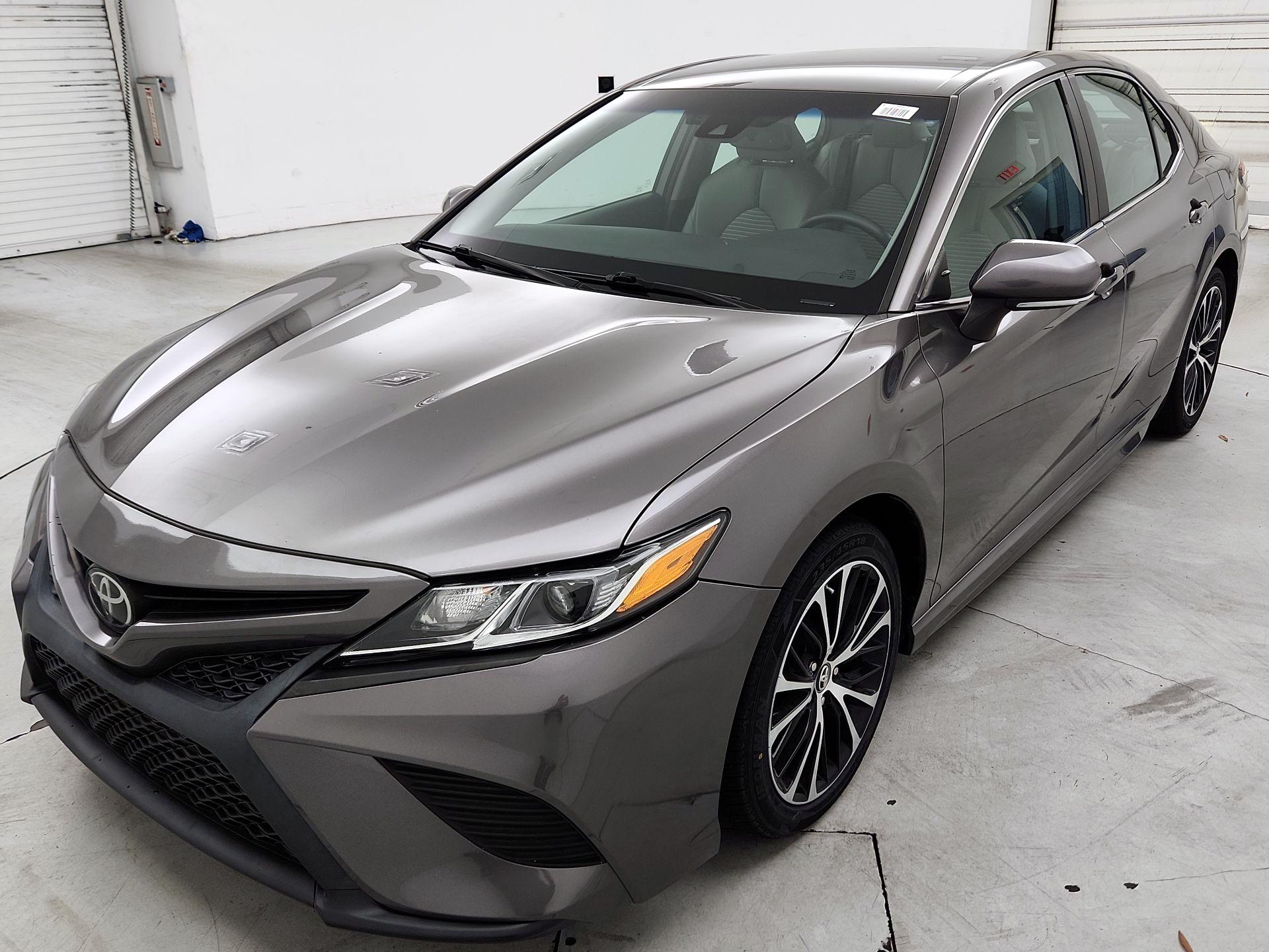 Thumbnail: 2018 Toyota Camry - 3