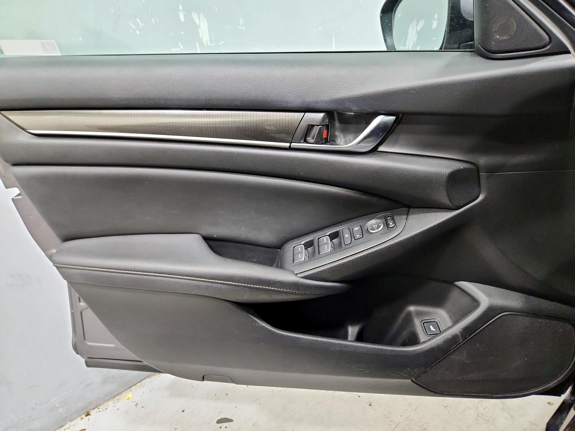 Thumbnail: 2019 Honda Accord - 12