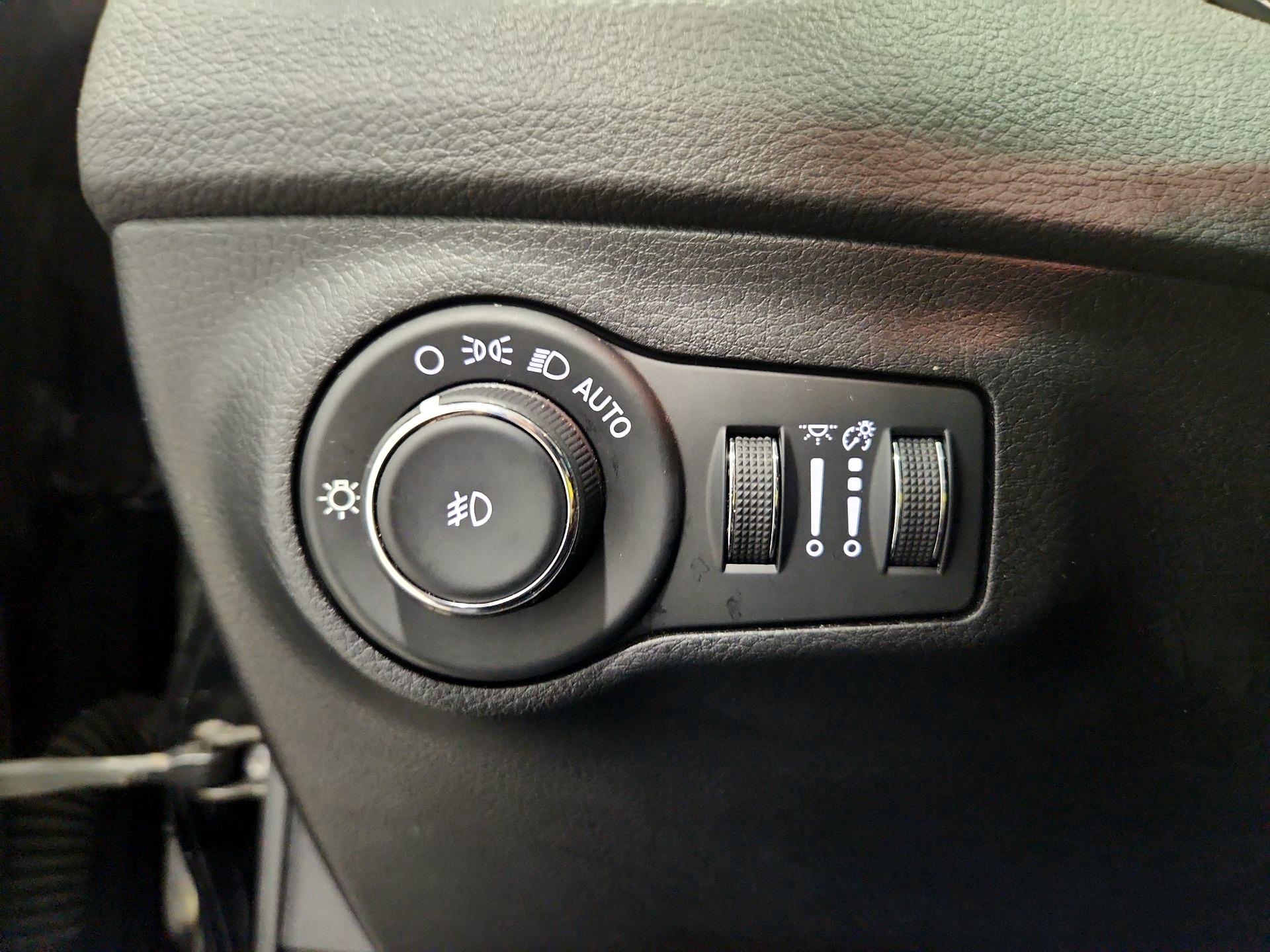 Thumbnail: 2019 Jeep Compass - 13