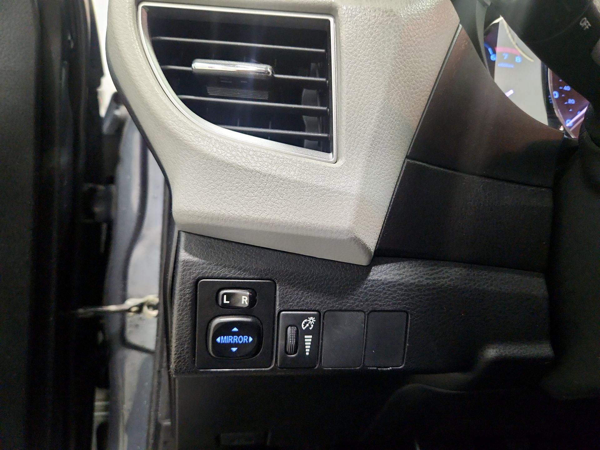 Thumbnail: 2016 Toyota Corolla - 13