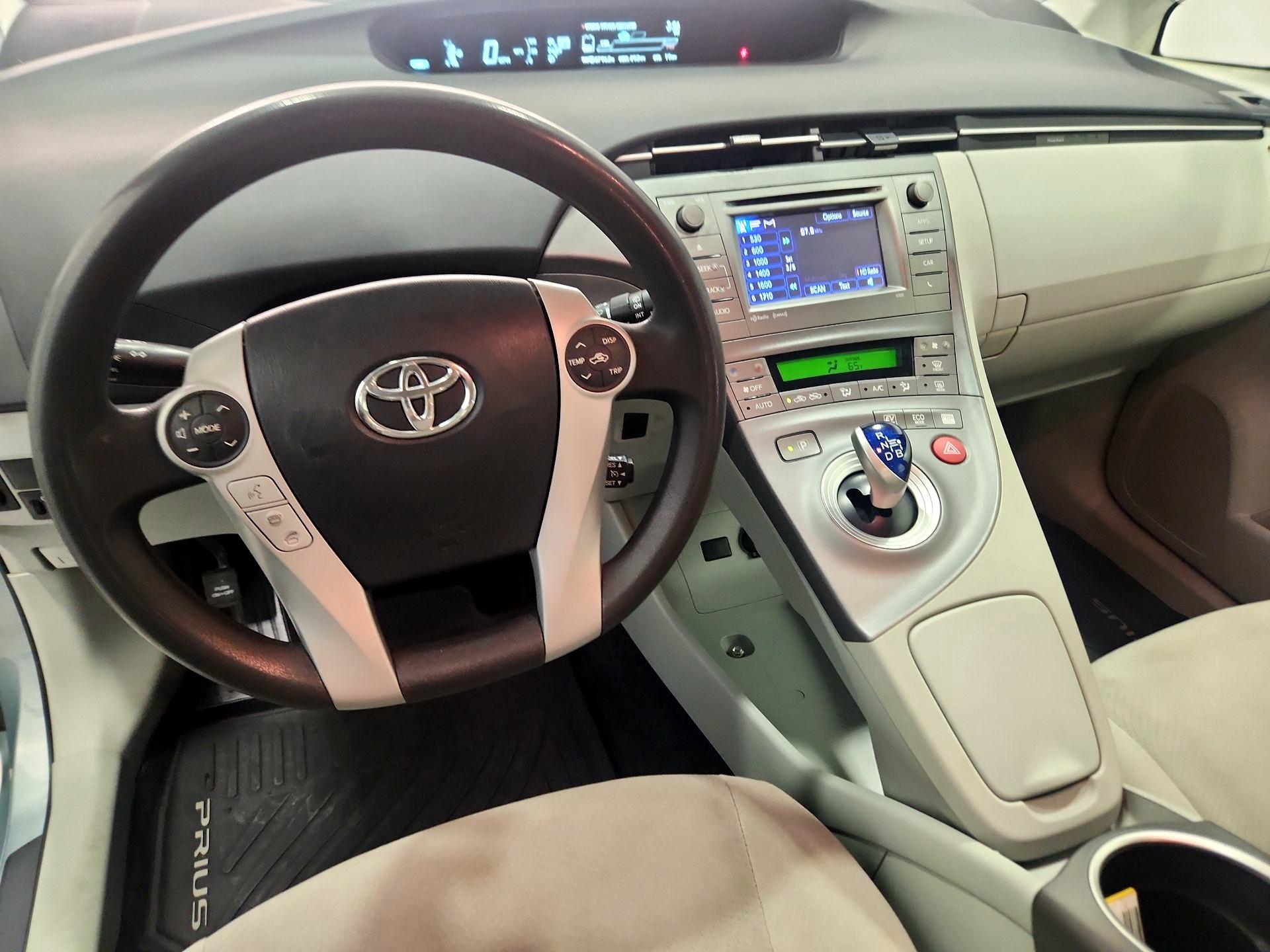 Thumbnail: 2014 Toyota Prius - 9