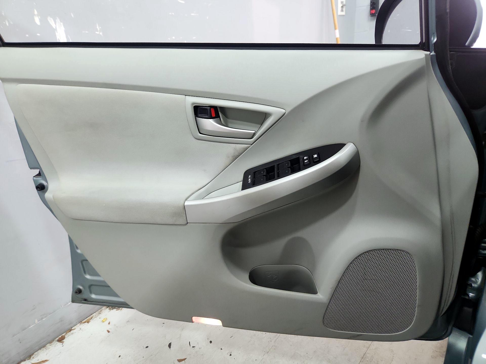 Thumbnail: 2014 Toyota Prius - 12