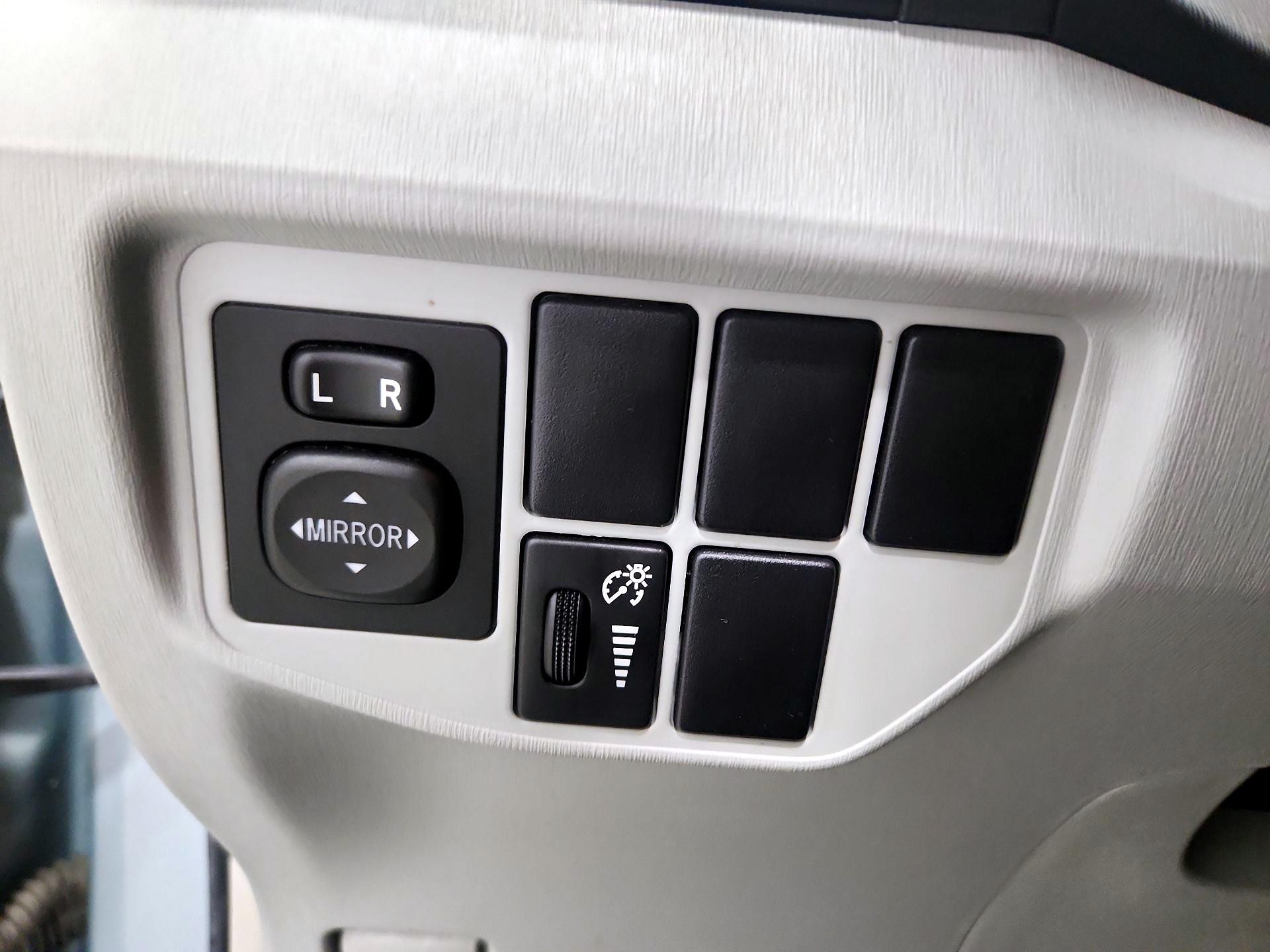 Thumbnail: 2014 Toyota Prius - 13