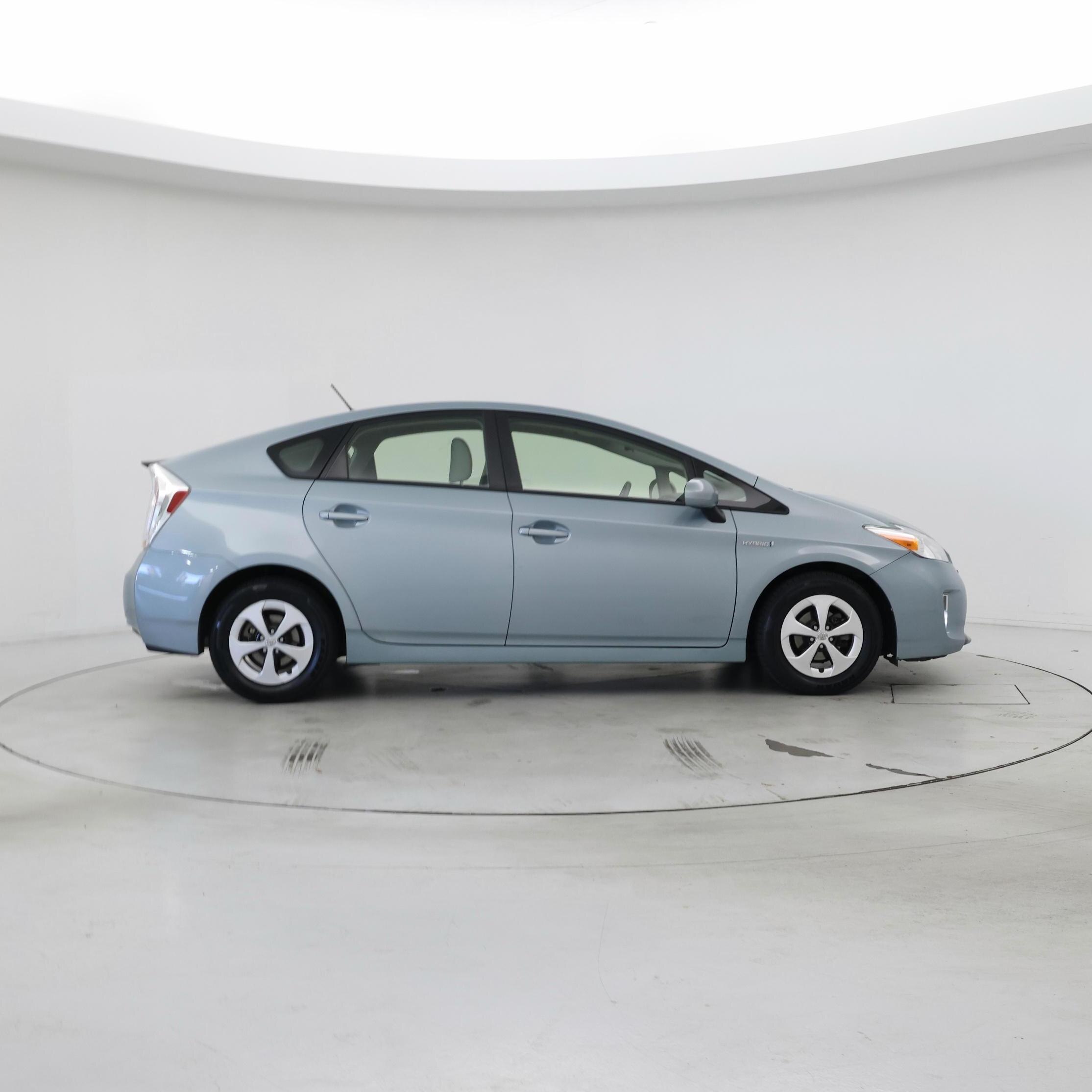 Thumbnail: 2014 Toyota Prius - 7