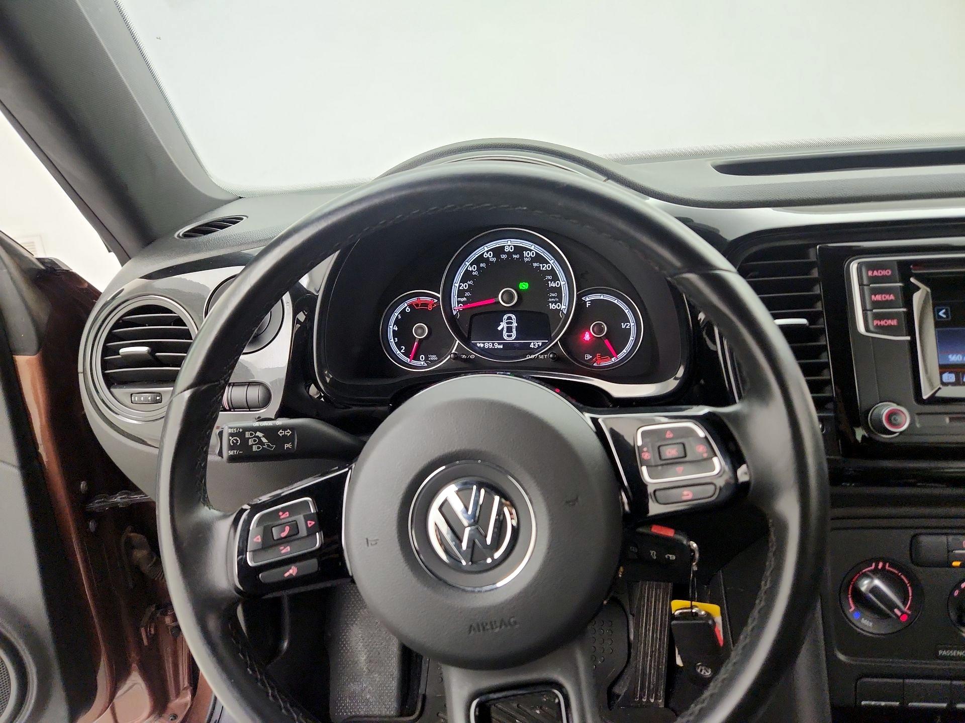 Thumbnail: 2017 Volkswagen Beetle - 10