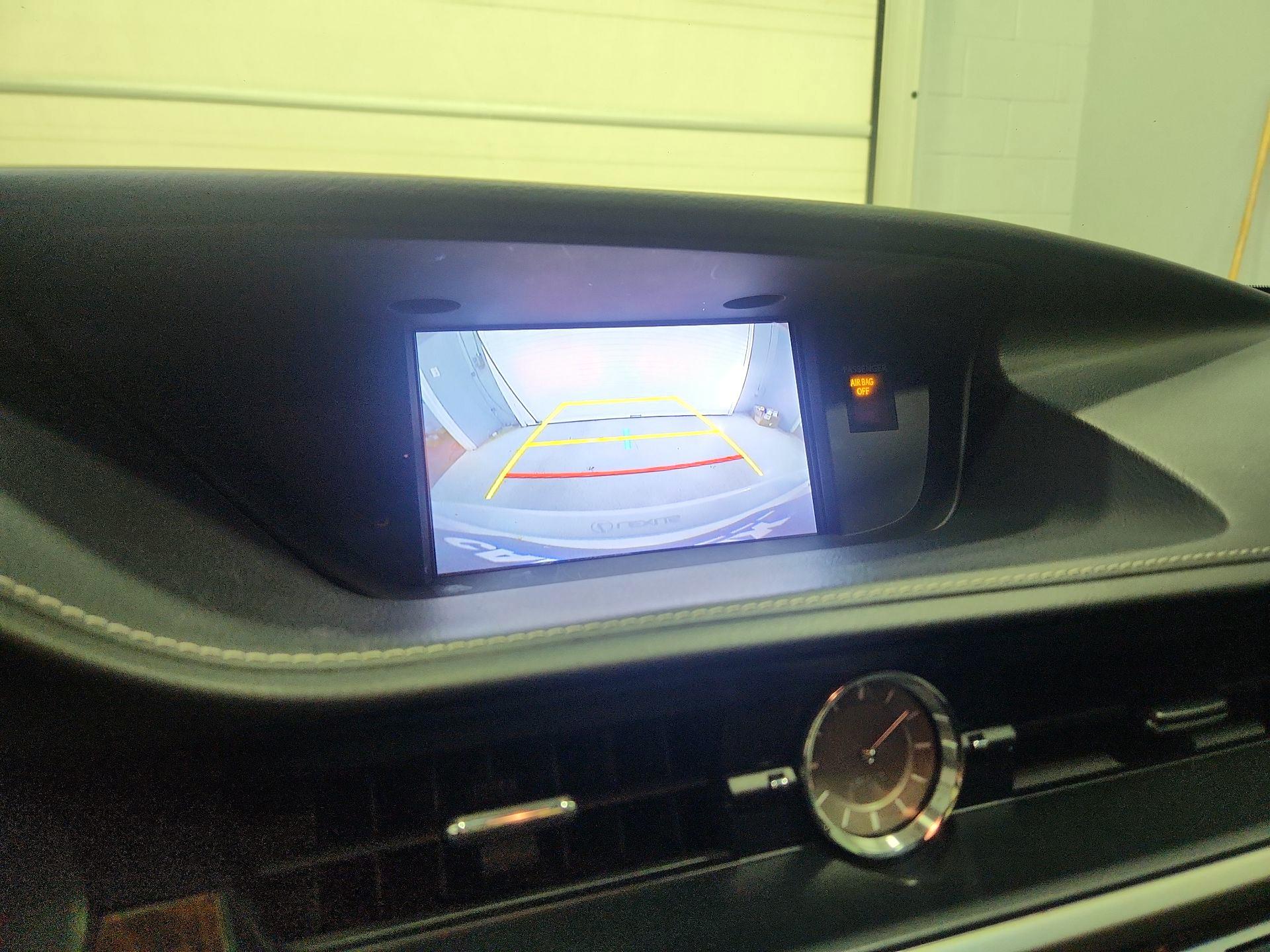 Thumbnail: 2015 Lexus ES - 14