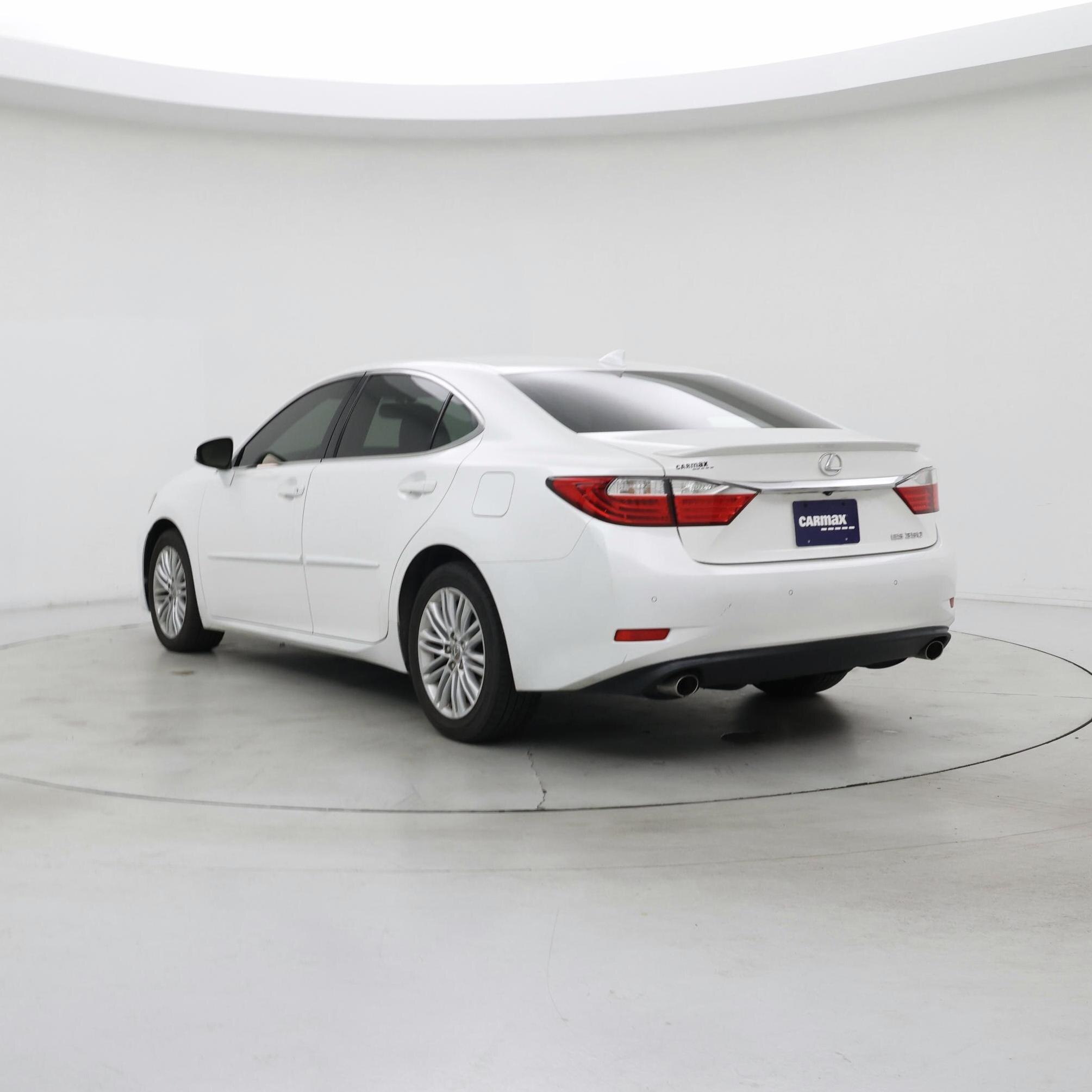 Thumbnail: 2015 Lexus ES - 2