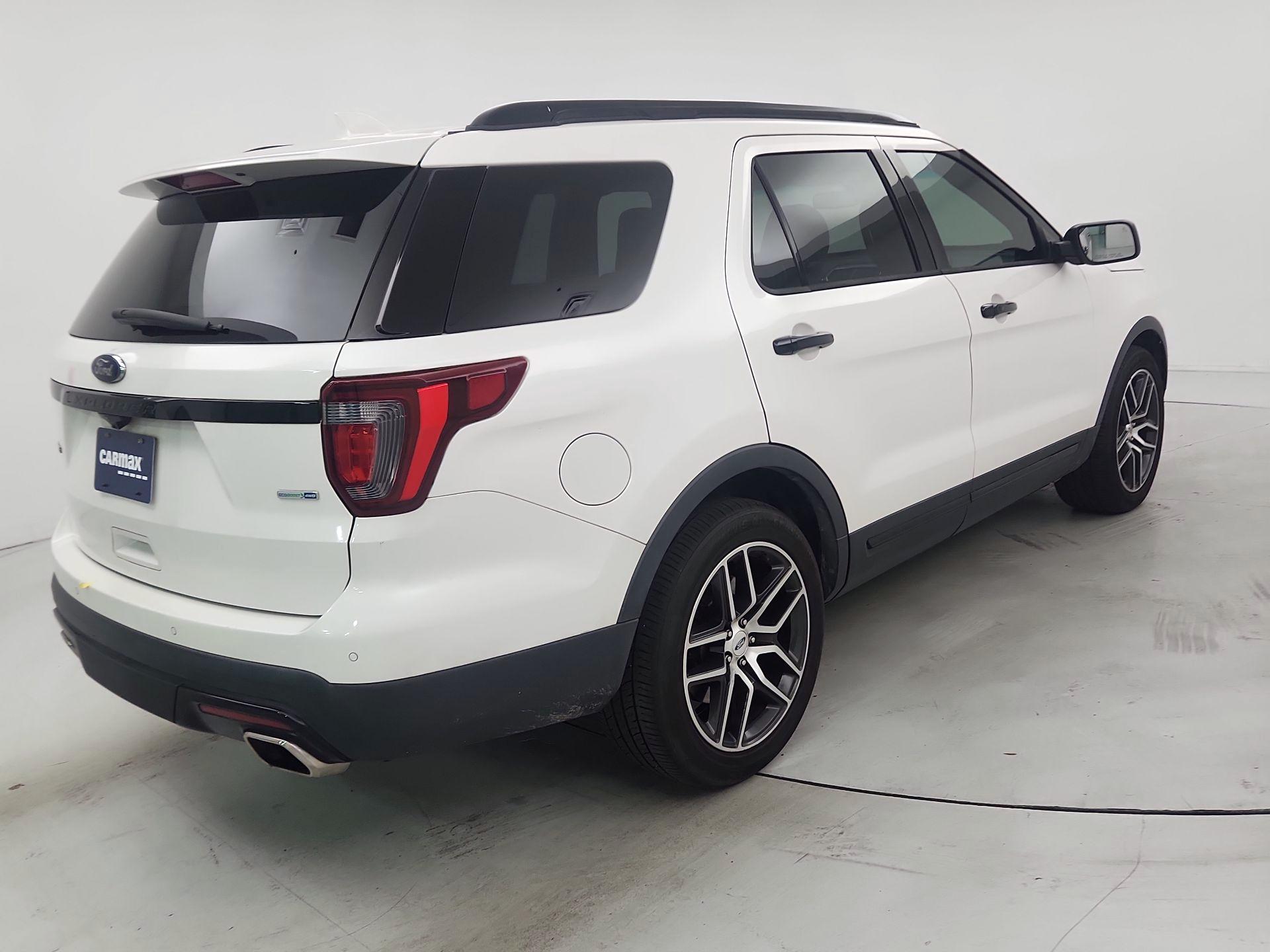 Thumbnail: 2017 Ford Explorer - 5